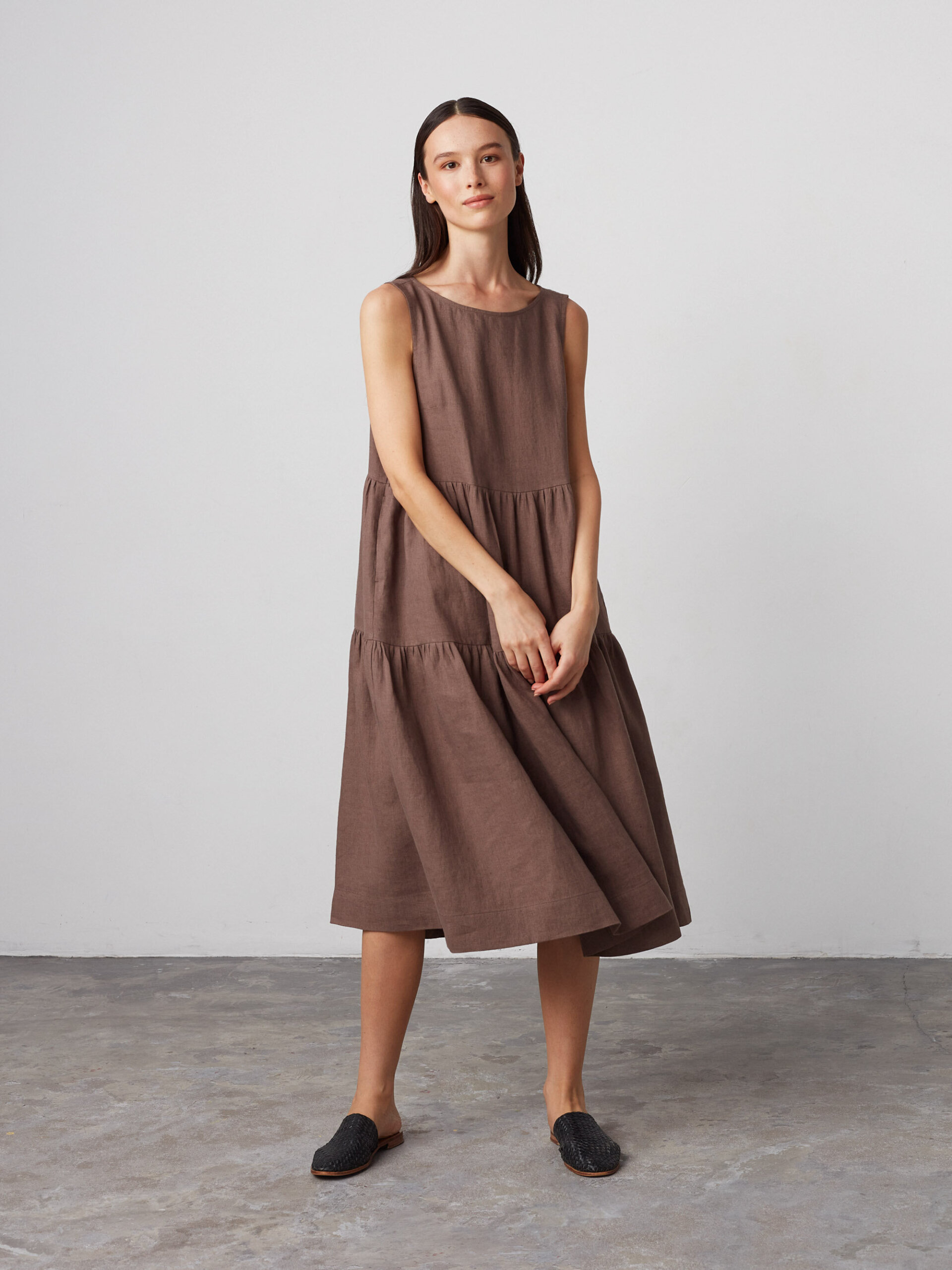 AGOTA Sleeveless Linen Midi Dress - Image 2