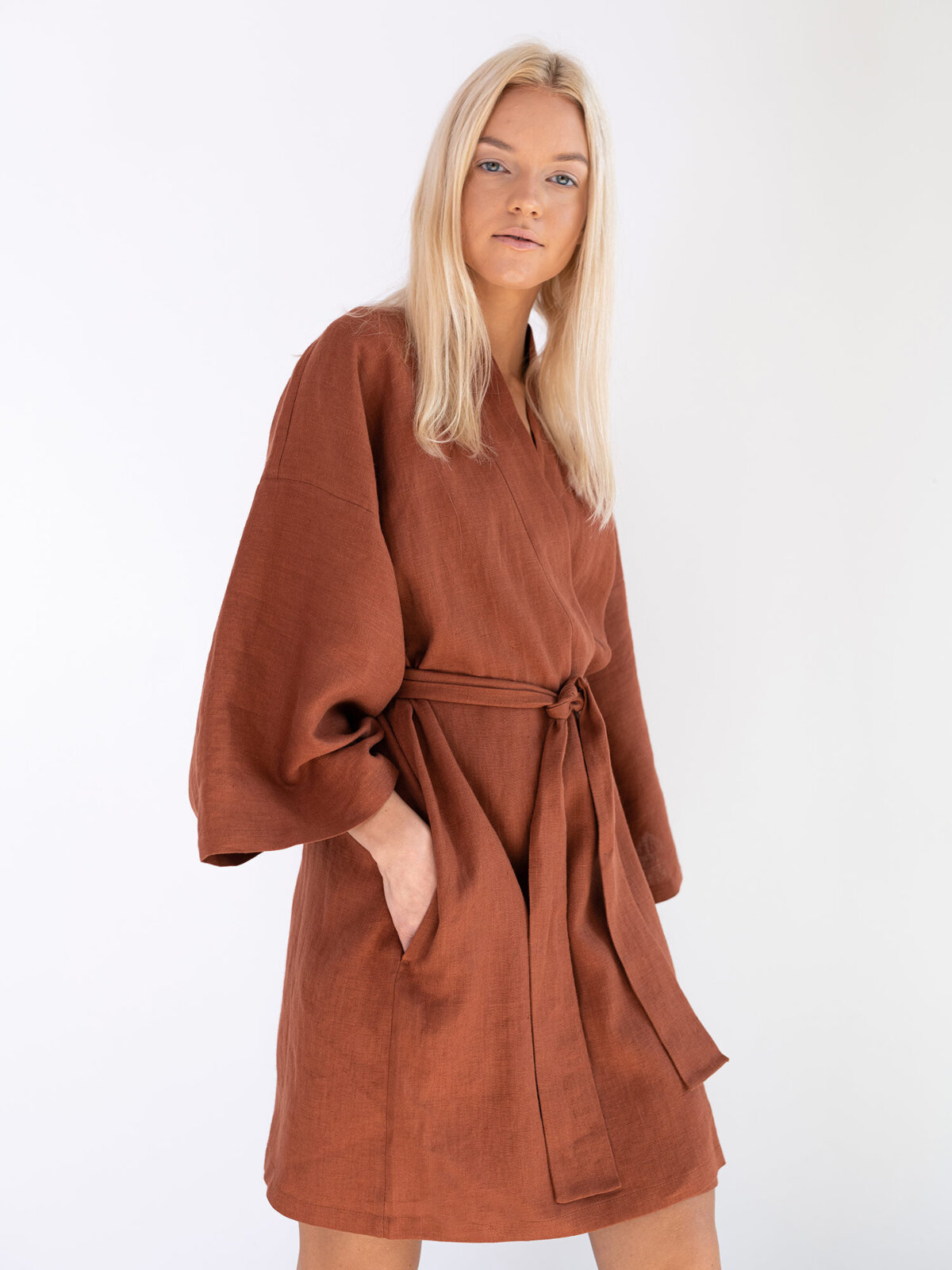 ATHENA pitkähihainen pellavamekko — solmittava vyö