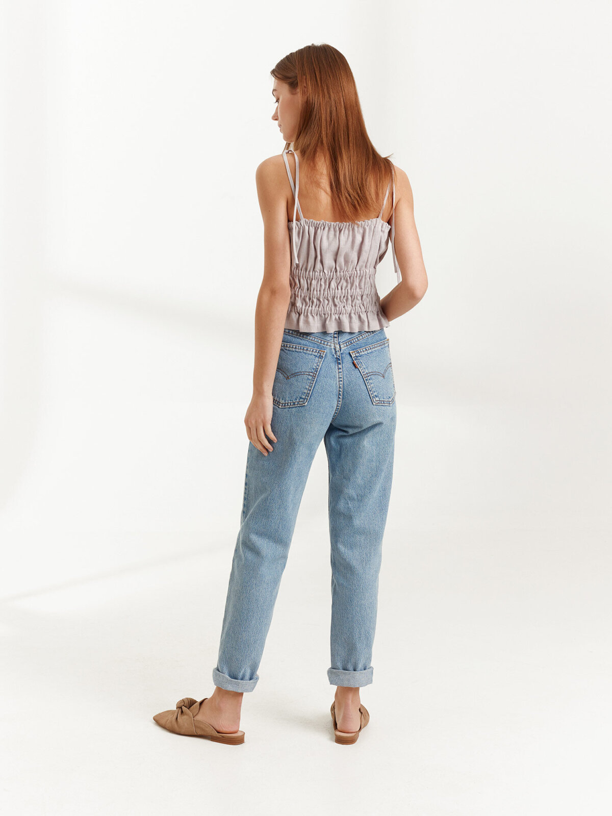 AUGUST lyhyt pellavatoppi hopeanpinkkinä takaa — solmittavat olkaimet