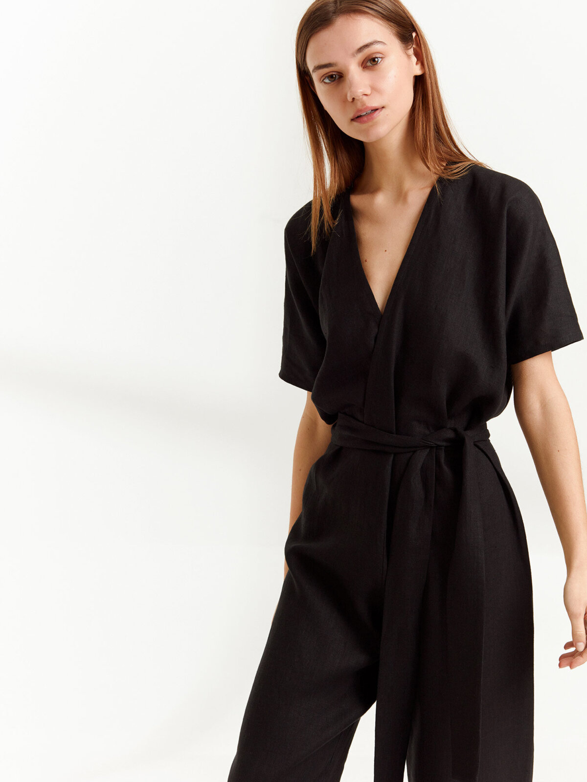 Bild 1 von AURORA Leinen Jumpsuit in von Love and Confuse