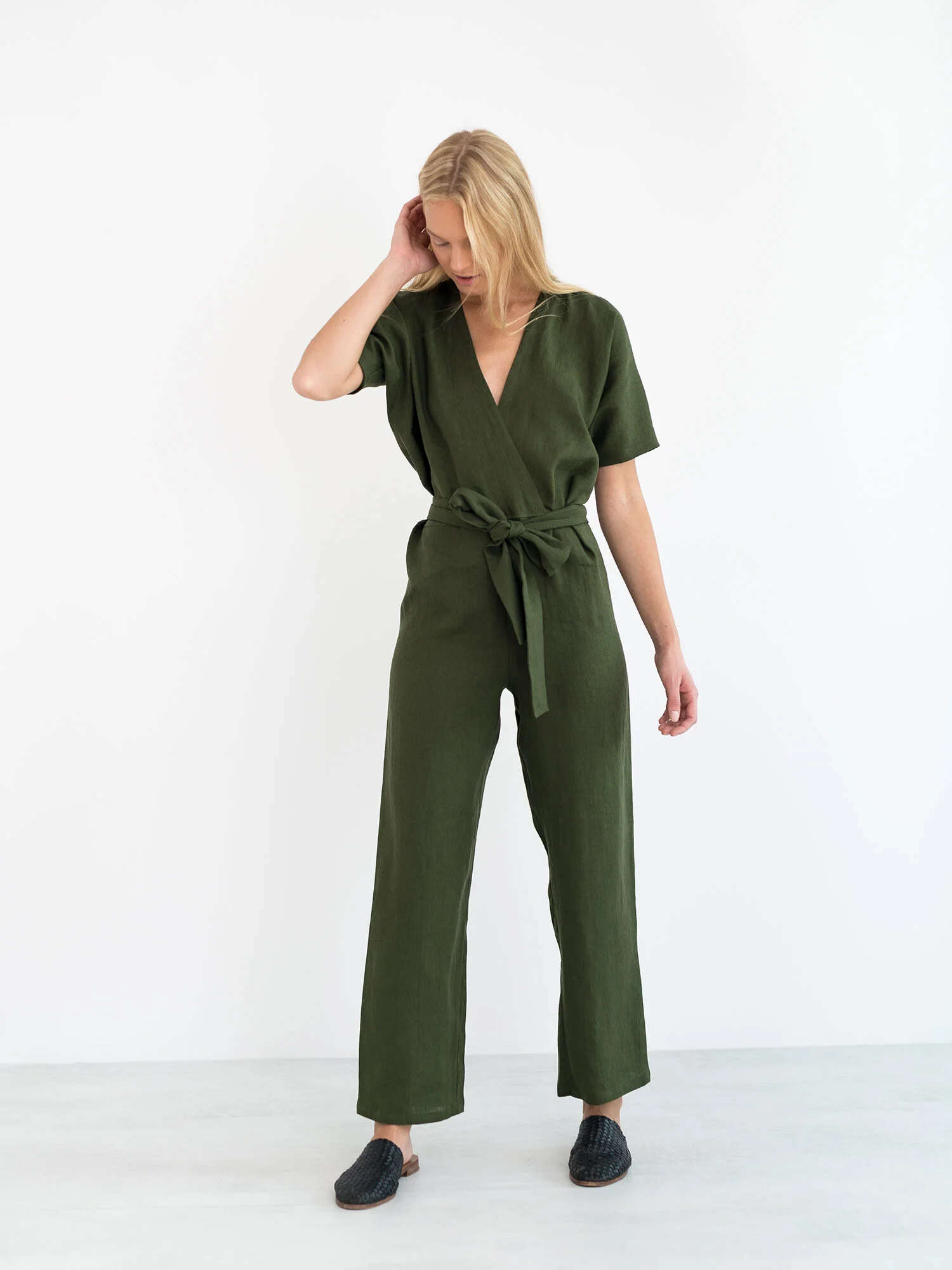 Bild 2 von AURORA Leinen Jumpsuit in von Love and Confuse