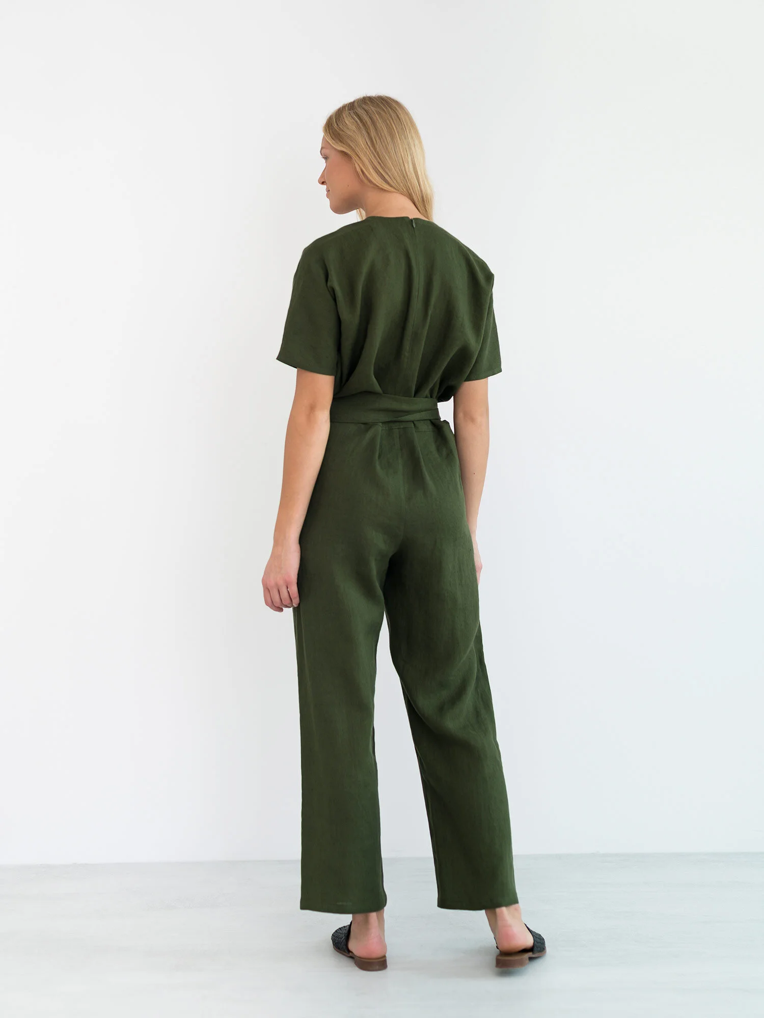 Bild 5 von AURORA Leinen Jumpsuit in von Love and Confuse