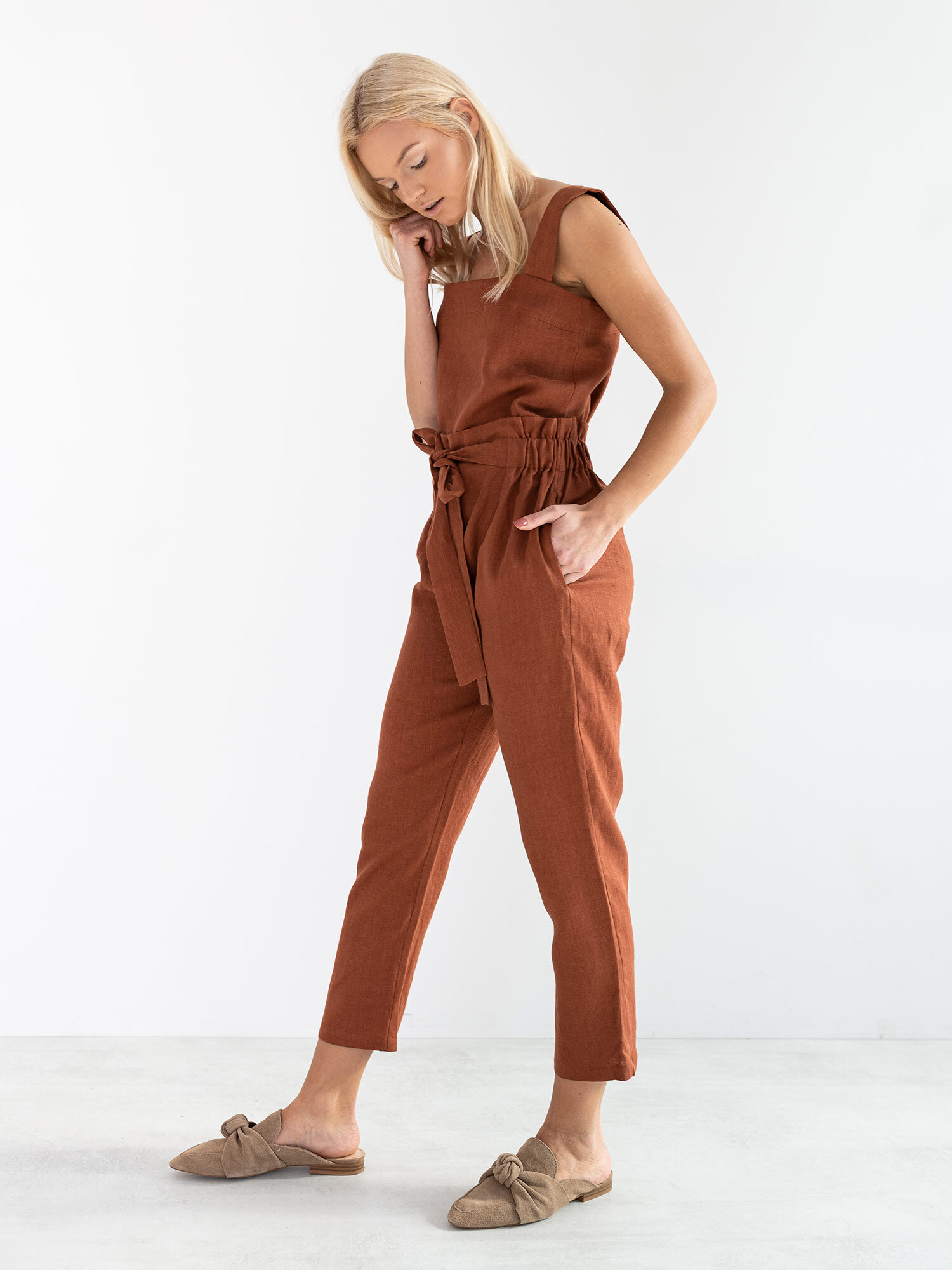 BEA Wide Strap Linen Top - Image 4