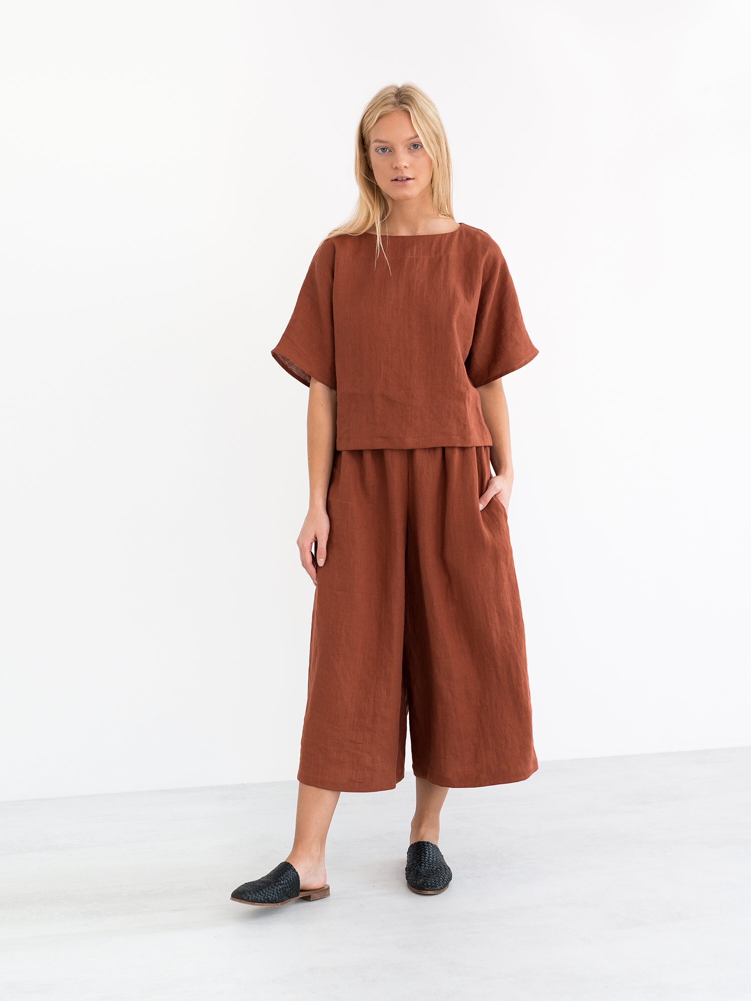 BEE Linen Top - Image 3