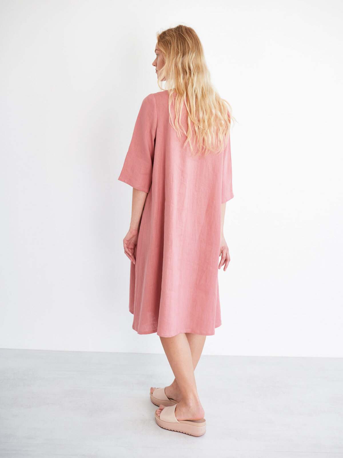 CHARLOTTE pellava midimekko Lohenpunainen — sivulta