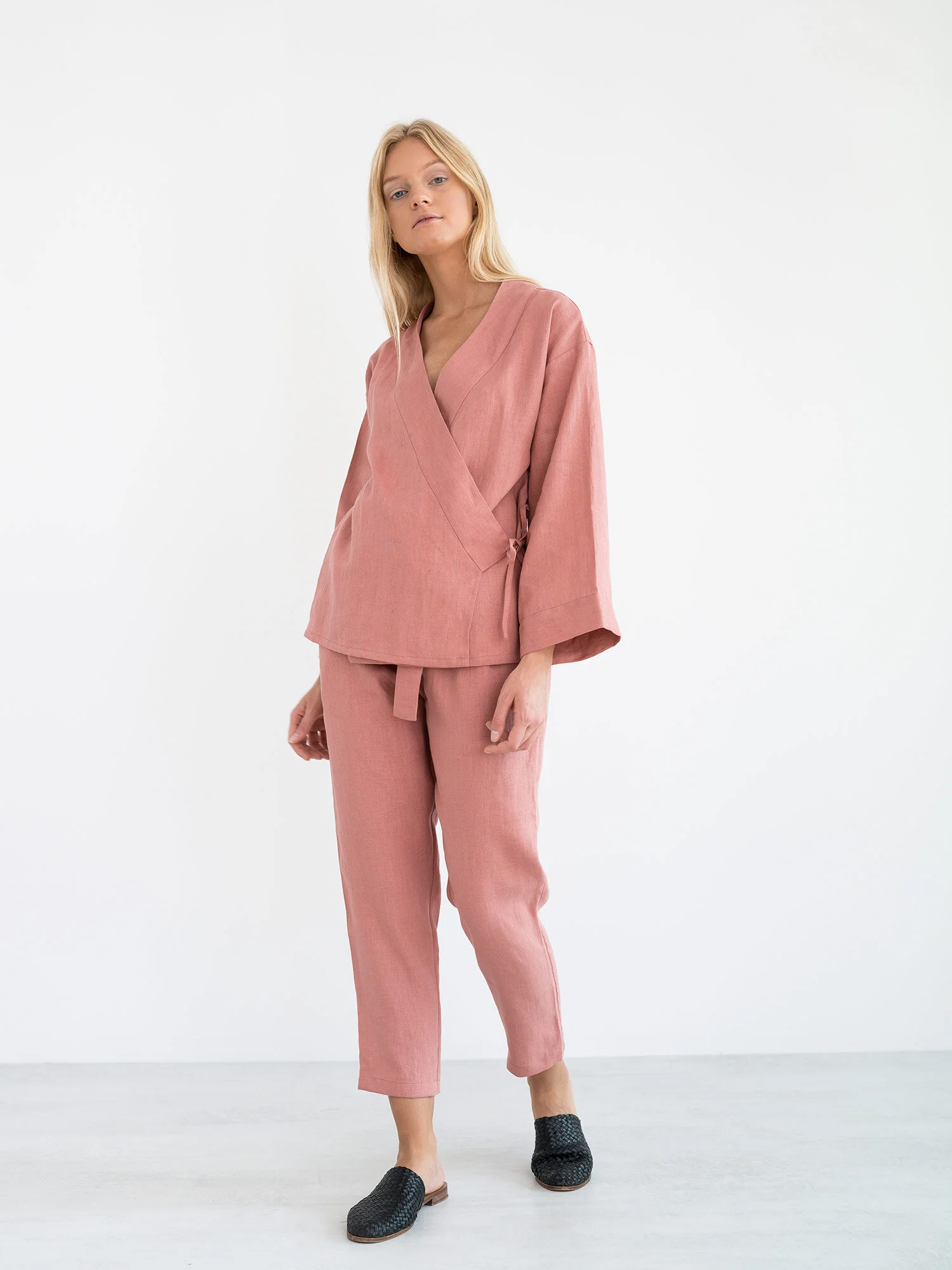 Bild 5 von DELILAH Leinen-Kimonojacke in Salmon pink, you can also choose other colors above von Love and Confuse