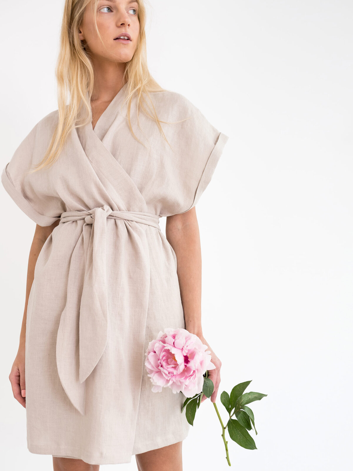 FAITH lyhyt kietaisumekko Beige — sivulta