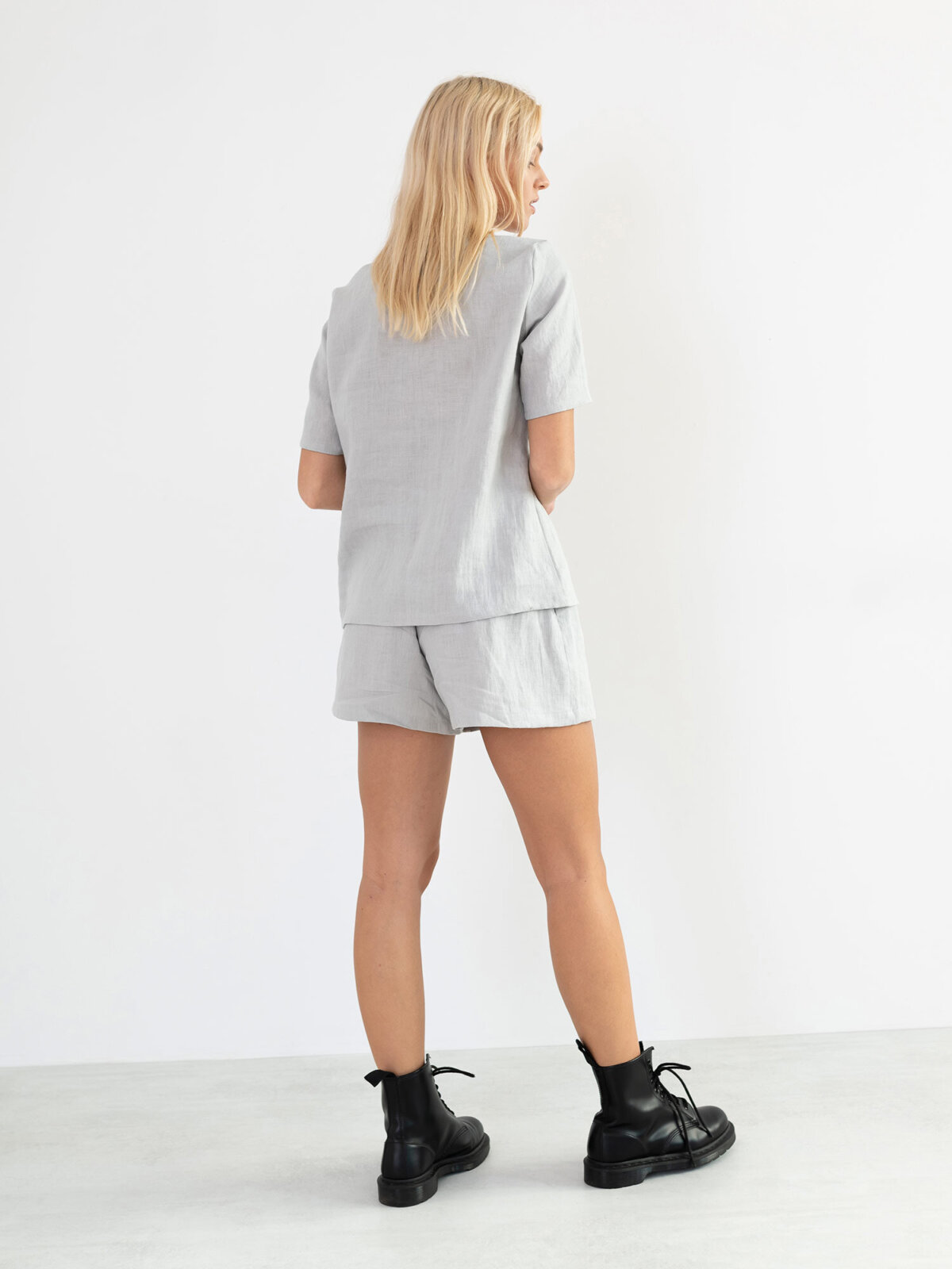 Bild 5 von ISLA - Hochgeschnittene Leinen Shorts in Cloudy grey, you can also choose other colors above von Love and Confuse