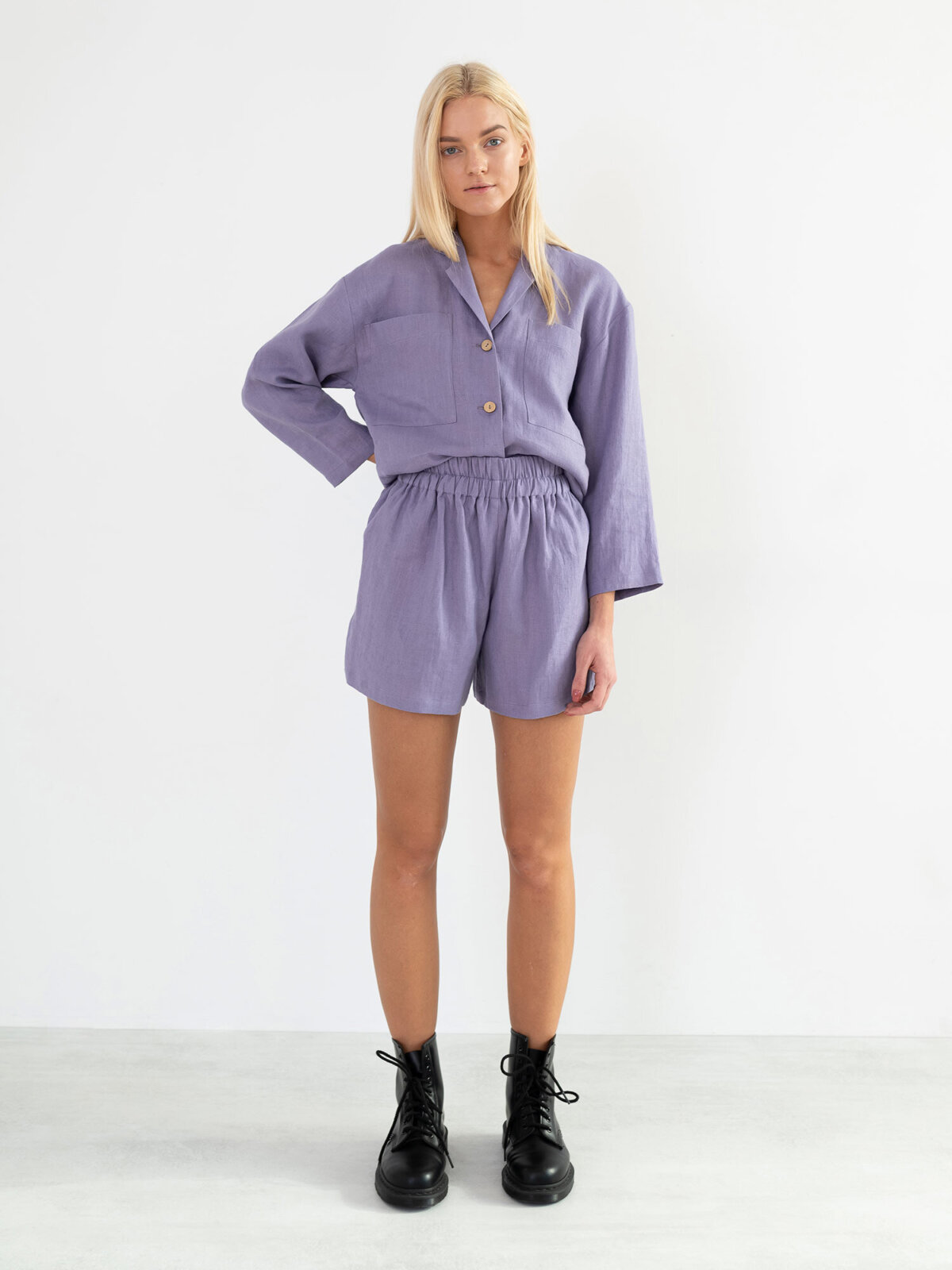 ISLA pellavashortsit Violetti Tulppaani — yksityiskohta