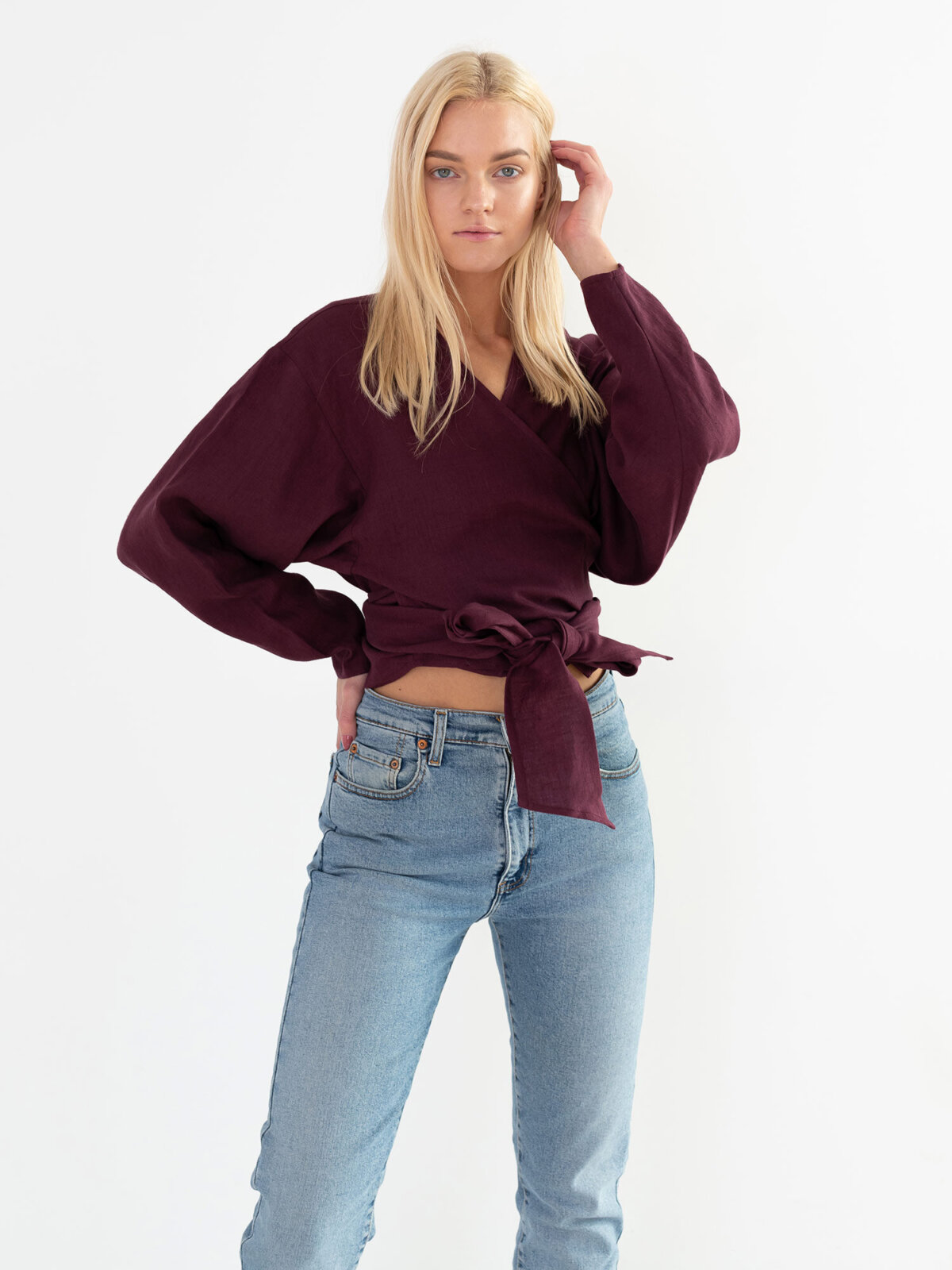 Bild 3 von JUNE Leinen Wickeltop in Eggplant, you can also choose other colors above von Love and Confuse