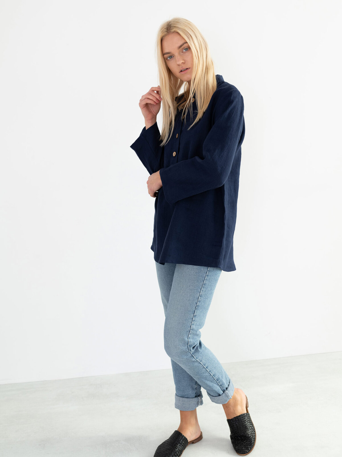 LARA pitkähihainen pellavapaita Tummansininen — kuva 2