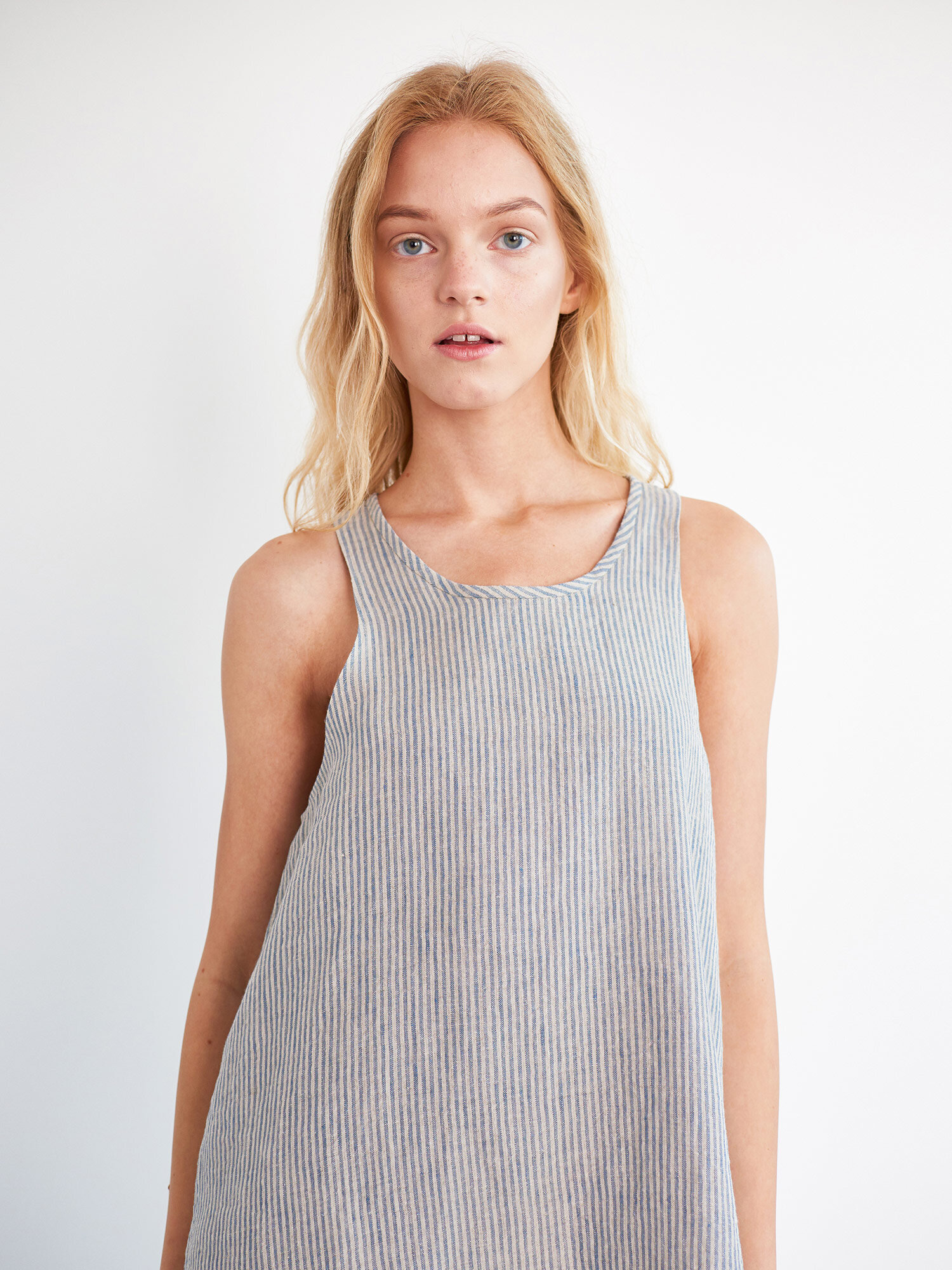 LILY Sleeveless Linen Dress - Image 2