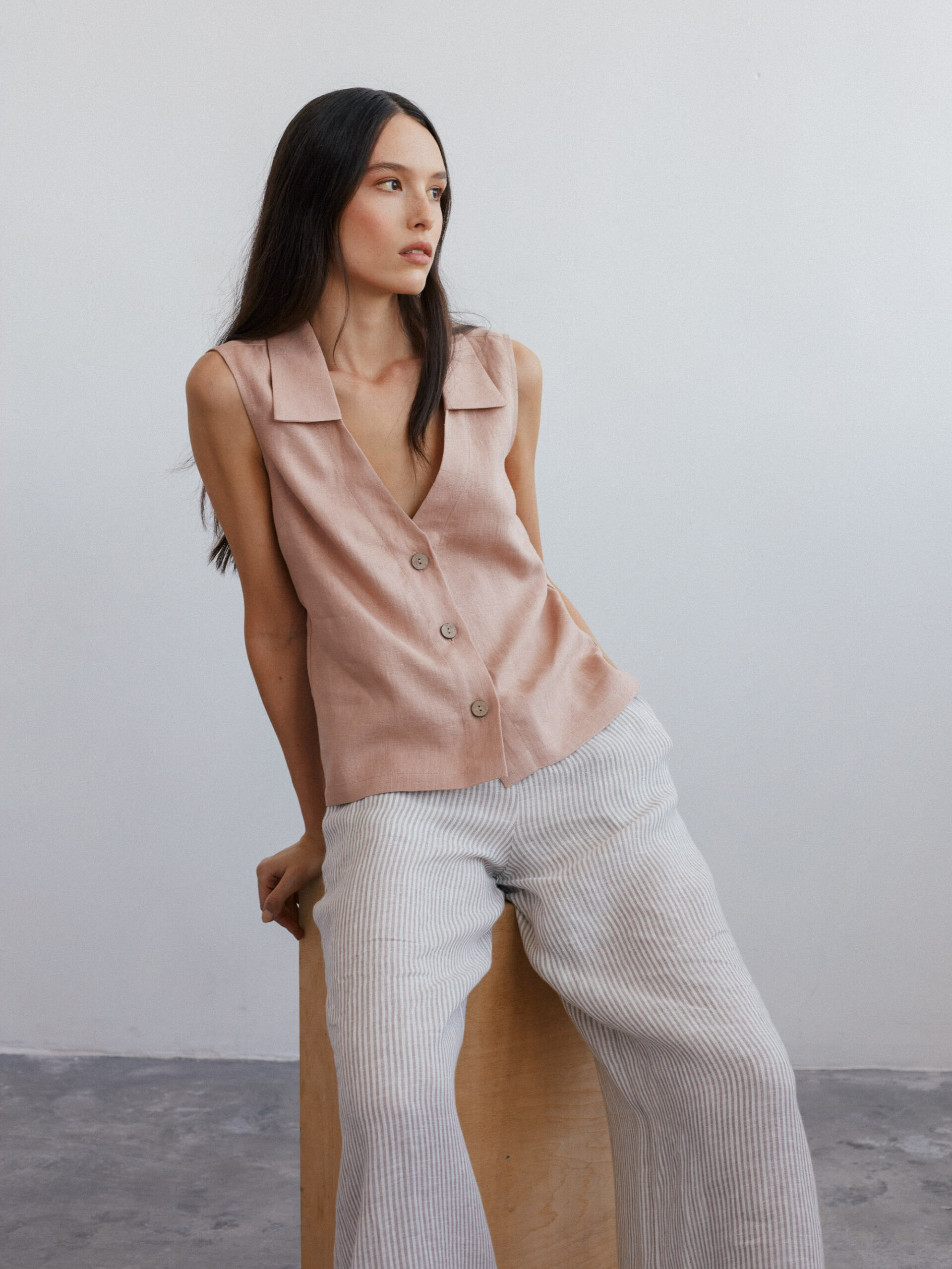 LUCY Collared Linen Vest - Image 4