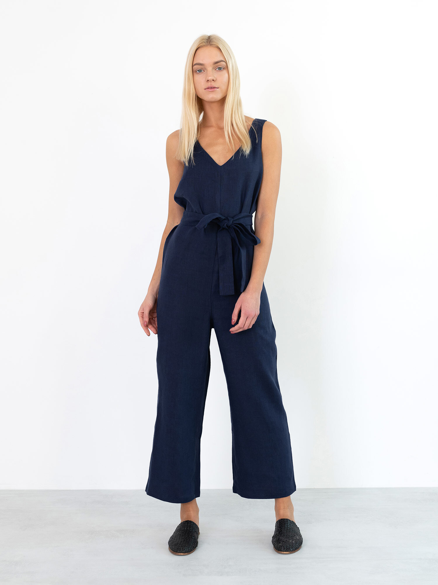 MADELINE Sleeveless Linen Jumpsuit in Navy Blue - Image 2