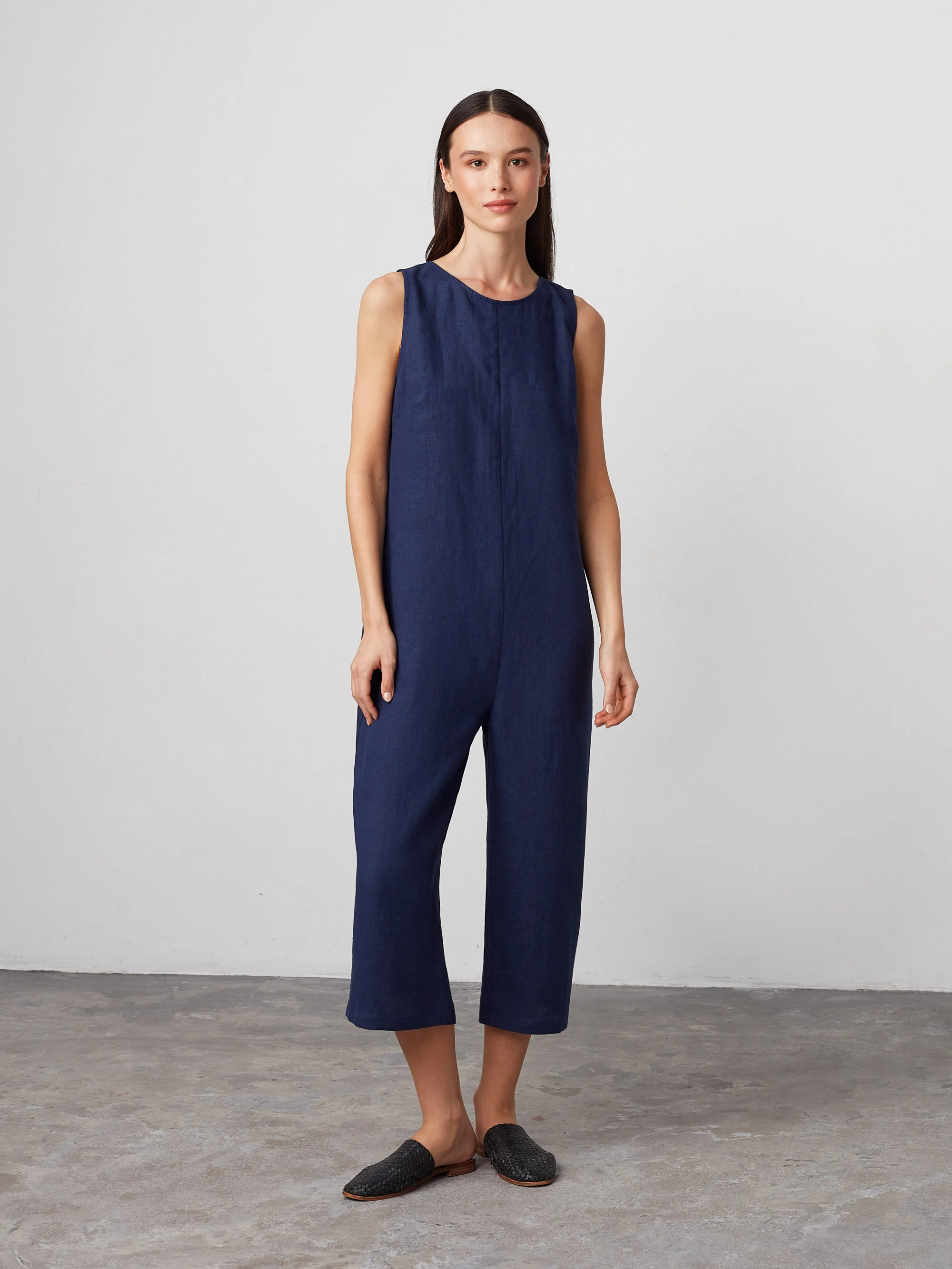 Bild 1 von MARIGOLD Ärmelloser Jumpsuit aus Leinen in Navy blue, you can also choose other colors above von Love and Confuse
