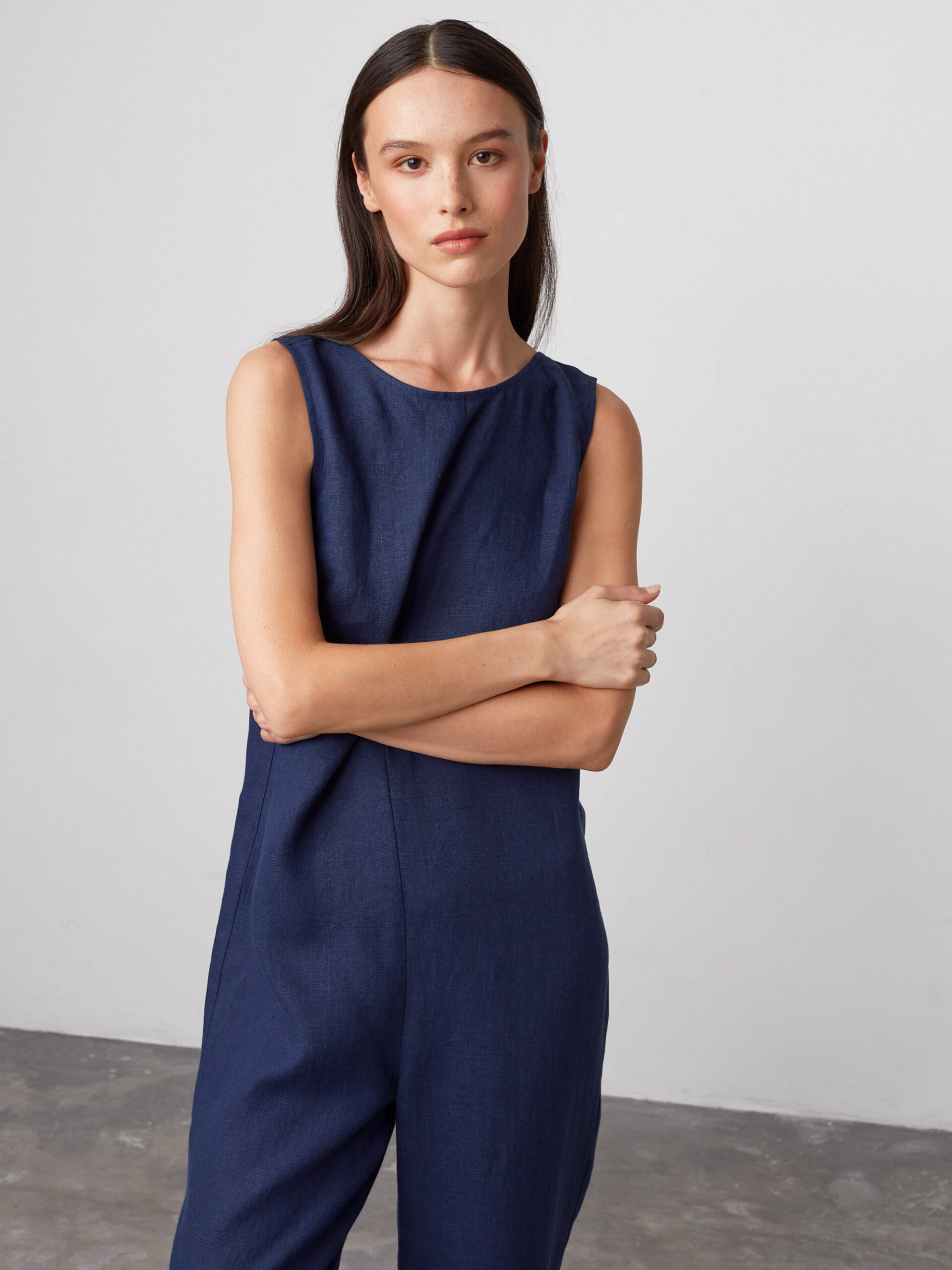 MARIGOLD Sleeveless Linen Jumpsuit in Navy Blue - Image 5