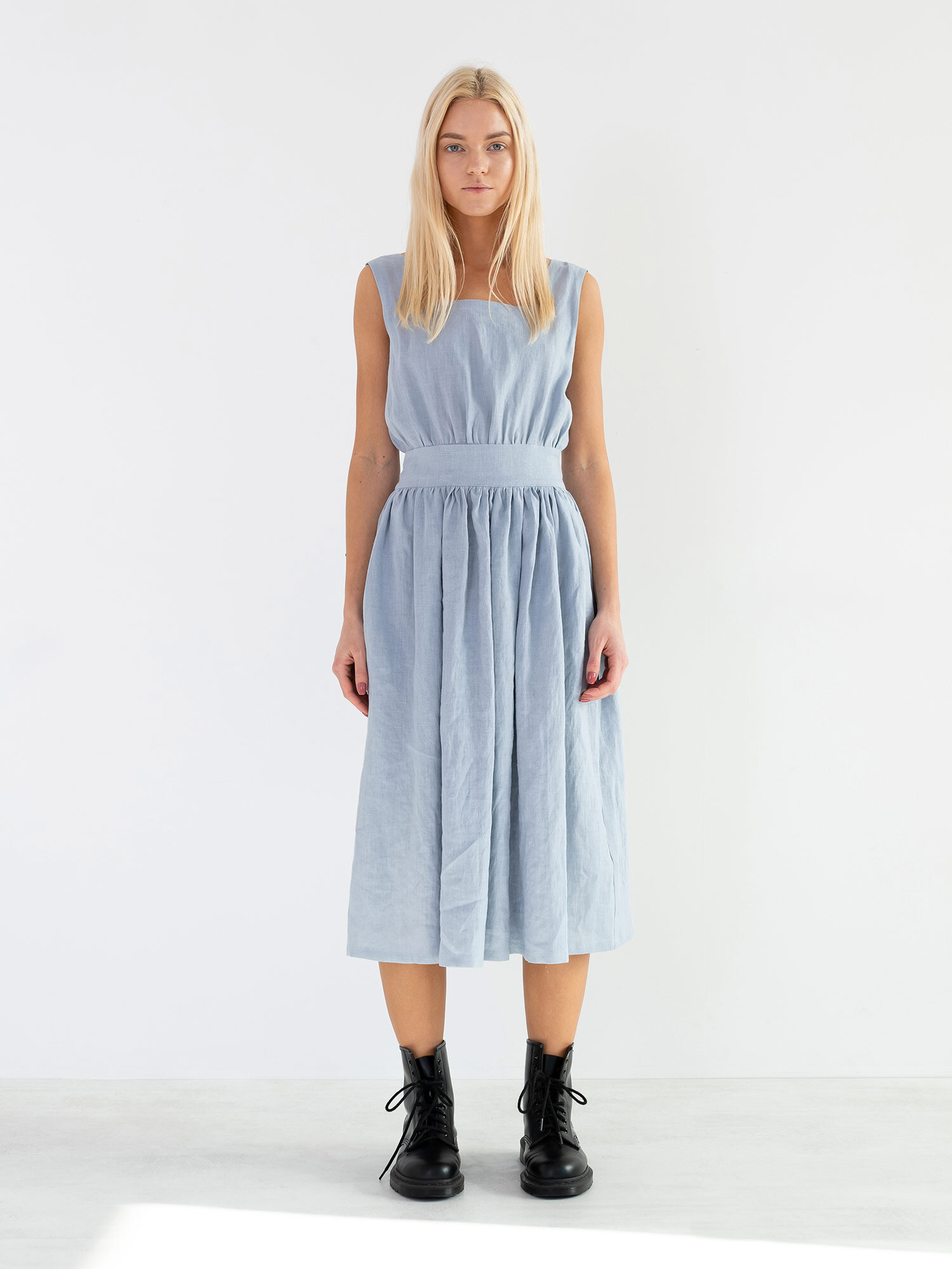 MAY Open Back Linen Midi Dress - Image 2