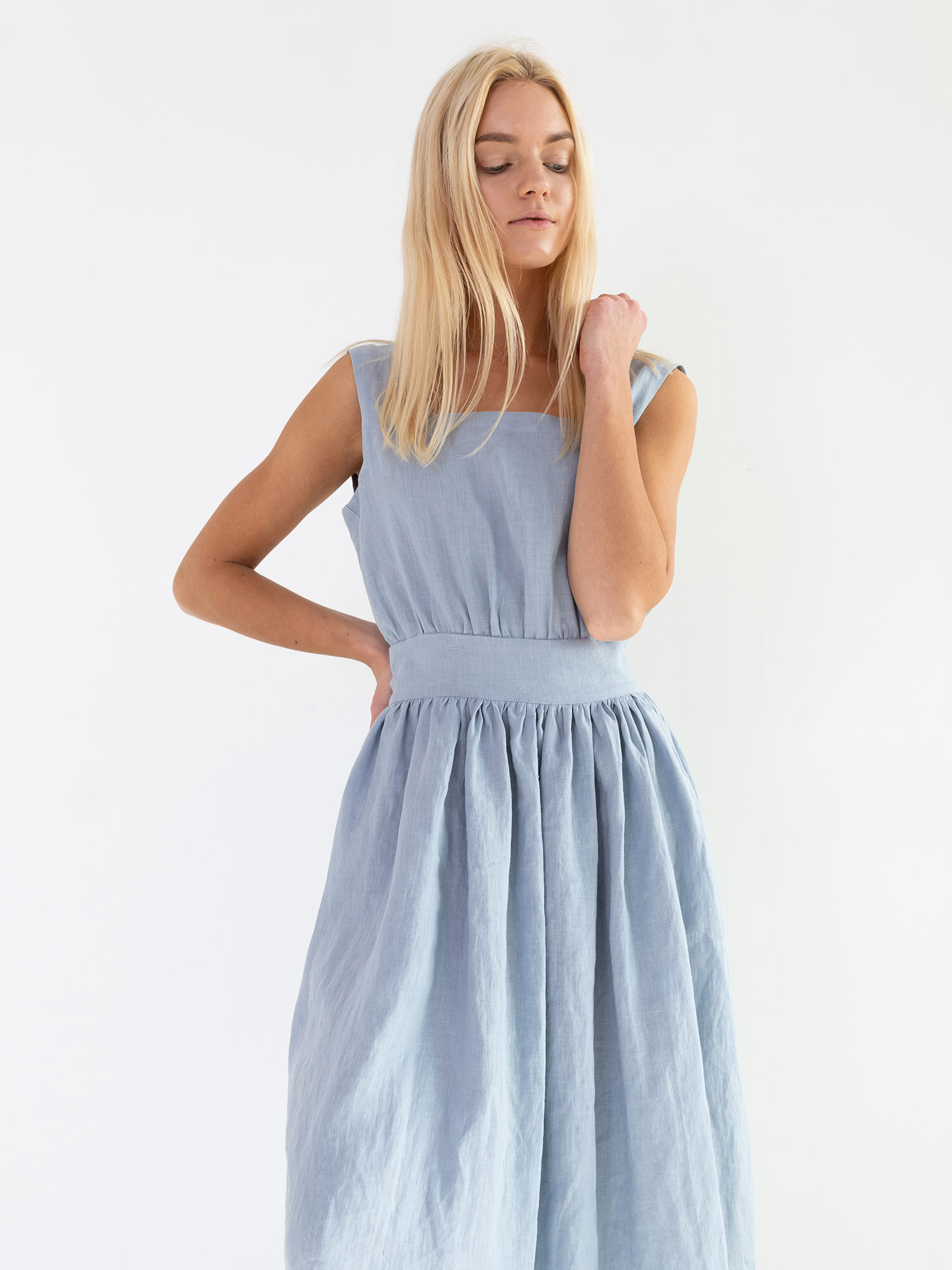 MAY Open Back Linen Midi Dress - Image 4