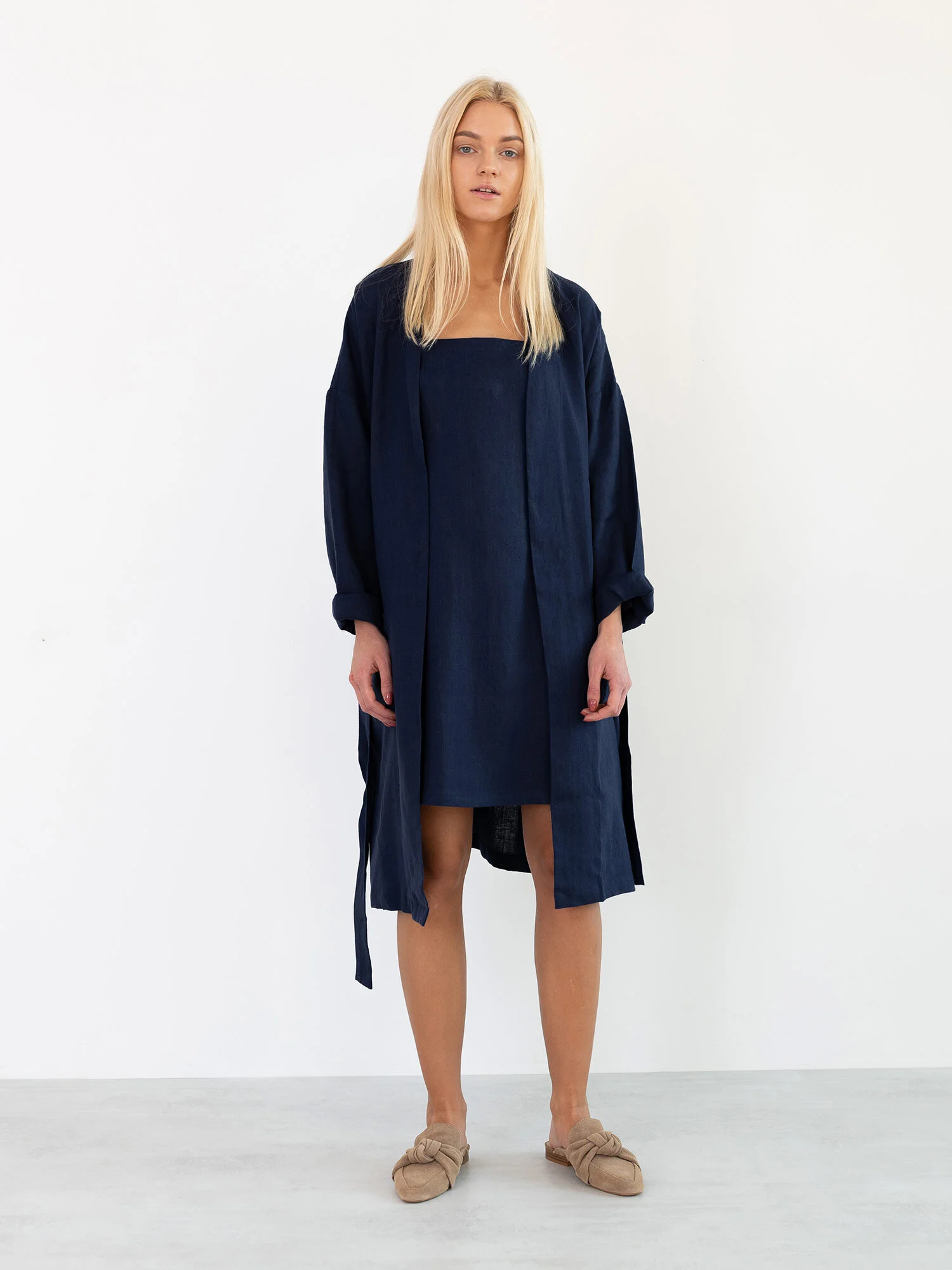 Bild 2 von NORA Leinenmantel in Navy blue, you can also choose other colors above von Love and Confuse