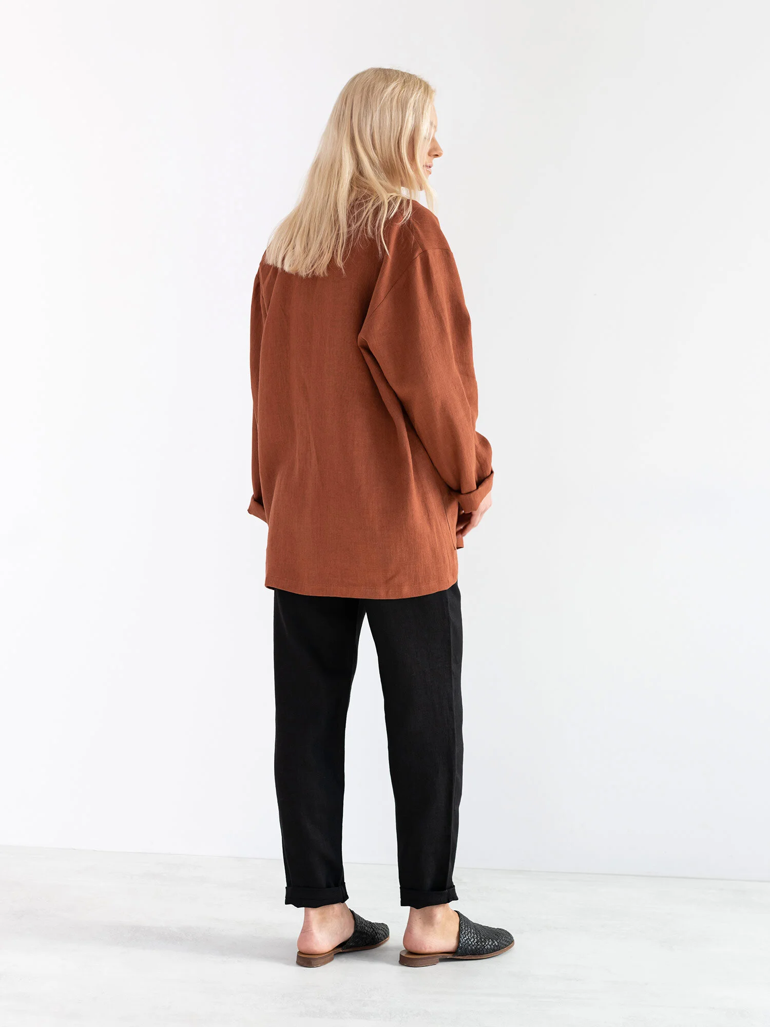 Bild 6 von SELBY Leinenjacke in Rust, you can also choose other colors above von Love and Confuse