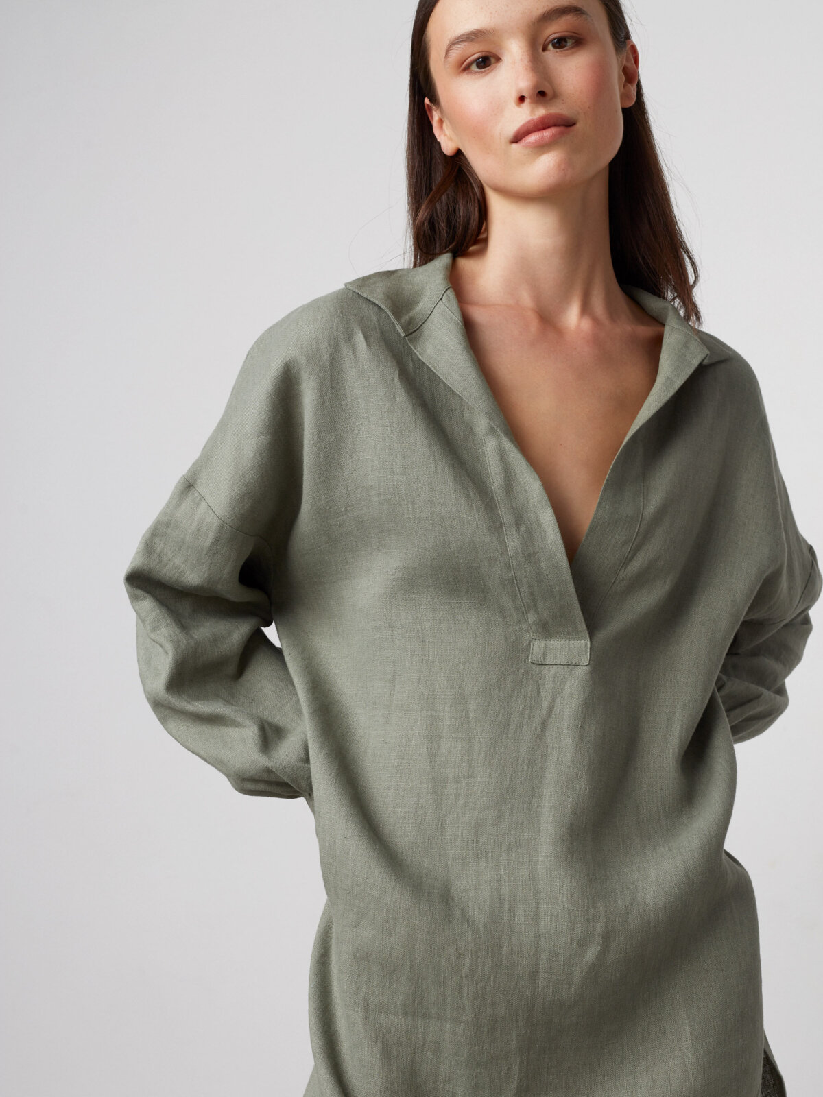 SKY pellavatunikamekko Salvianvihreä — takaa