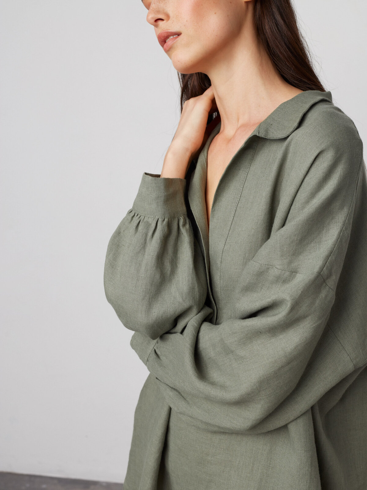 SKY pellavatunikamekko Salvianvihreä — sivulta