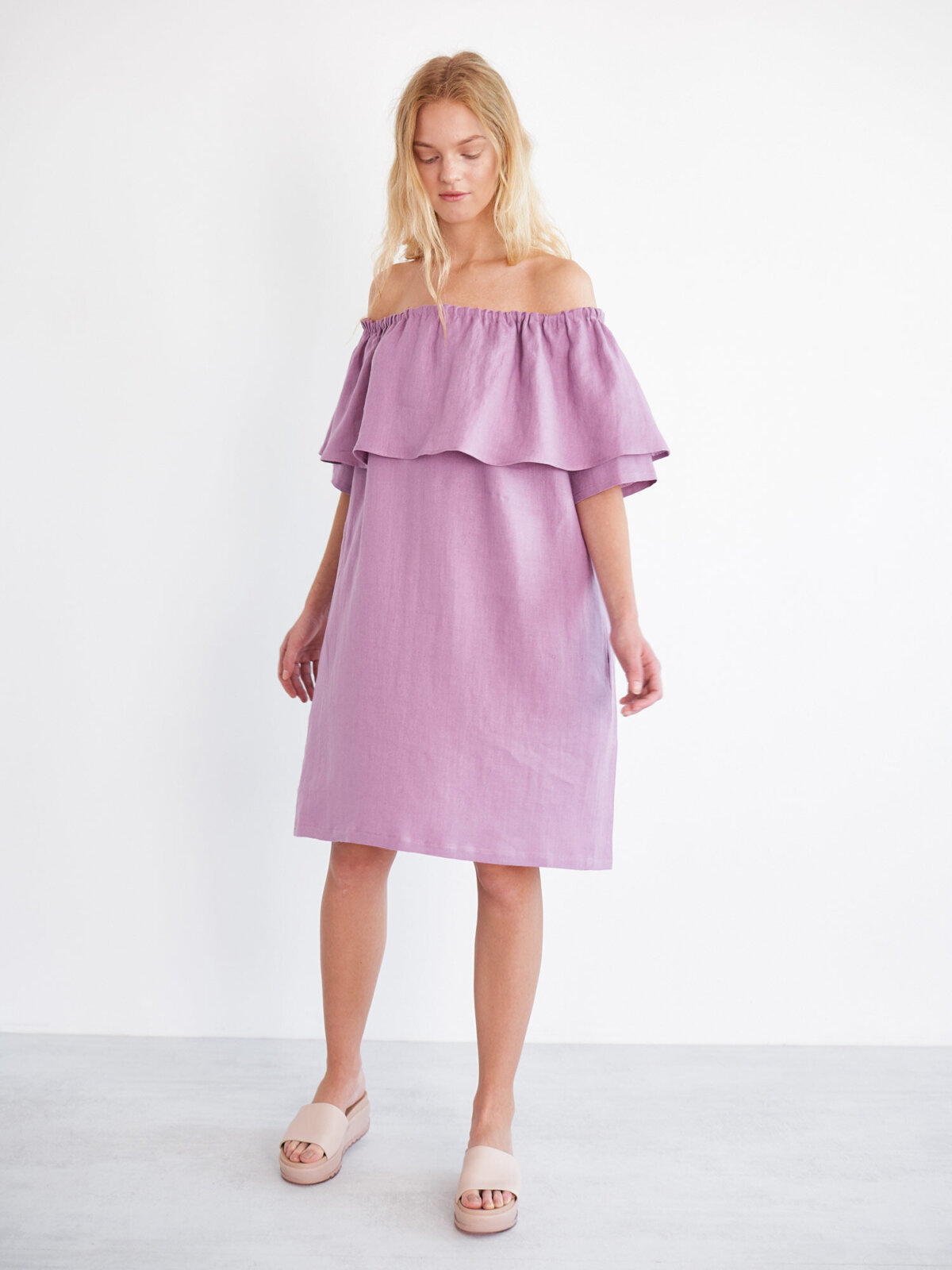 THALIA olkapäätön pellavamekko Orkidea — yksityiskohta