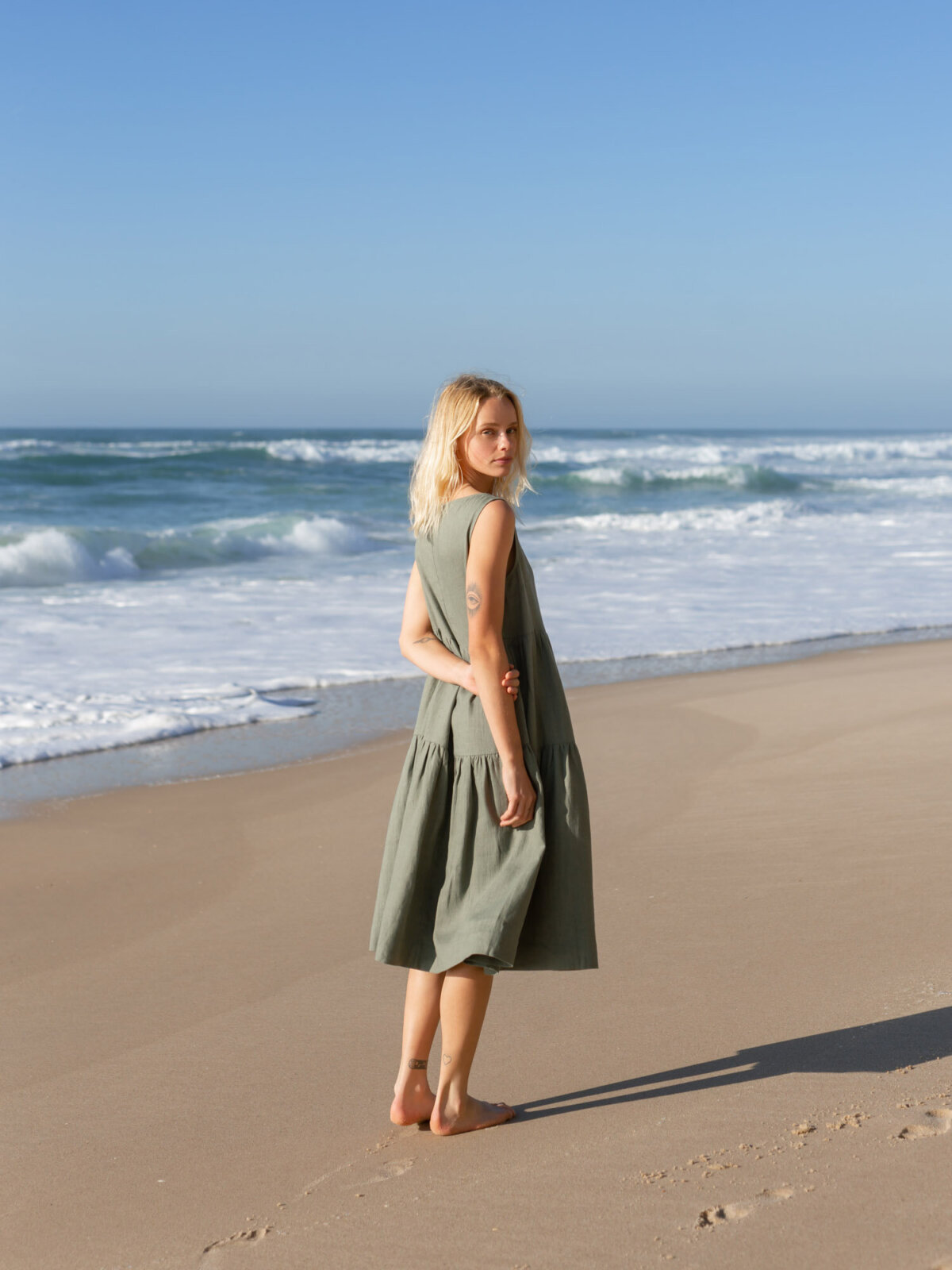 AGOTA hihaton pellavamekko salvianvihreä