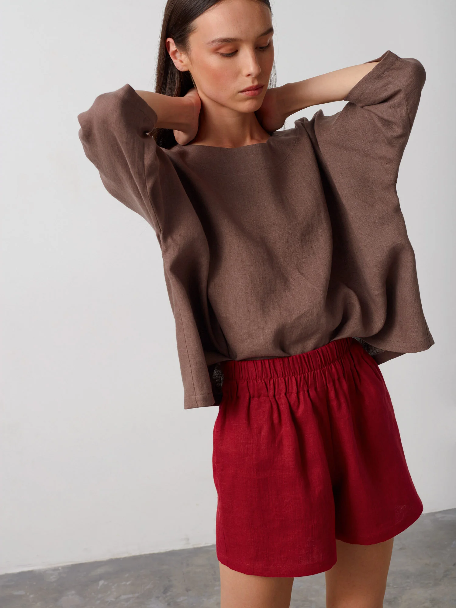 Bild 1 von AMELIA Leinentop in Cocoa, you can also choose other colors above von Love and Confuse