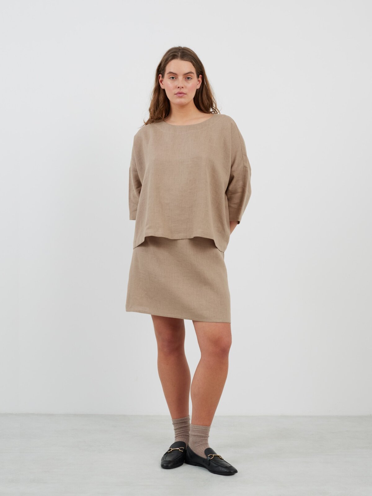 Bild 4 von AMELIA Leinentop in Sandbraun von Love and Confuse