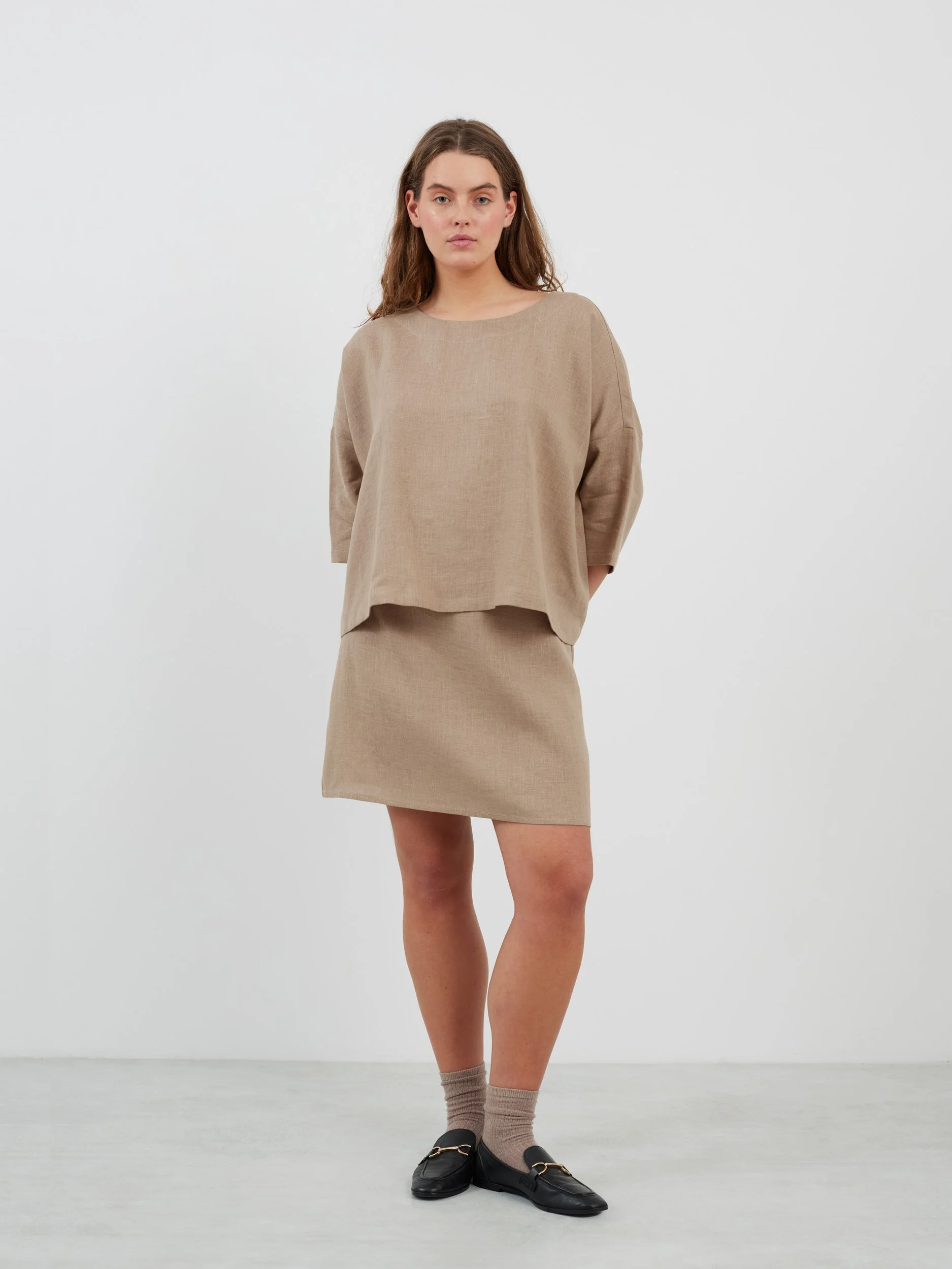 Bild 4 von AMELIA Leinentop in Sandbraun von Love and Confuse