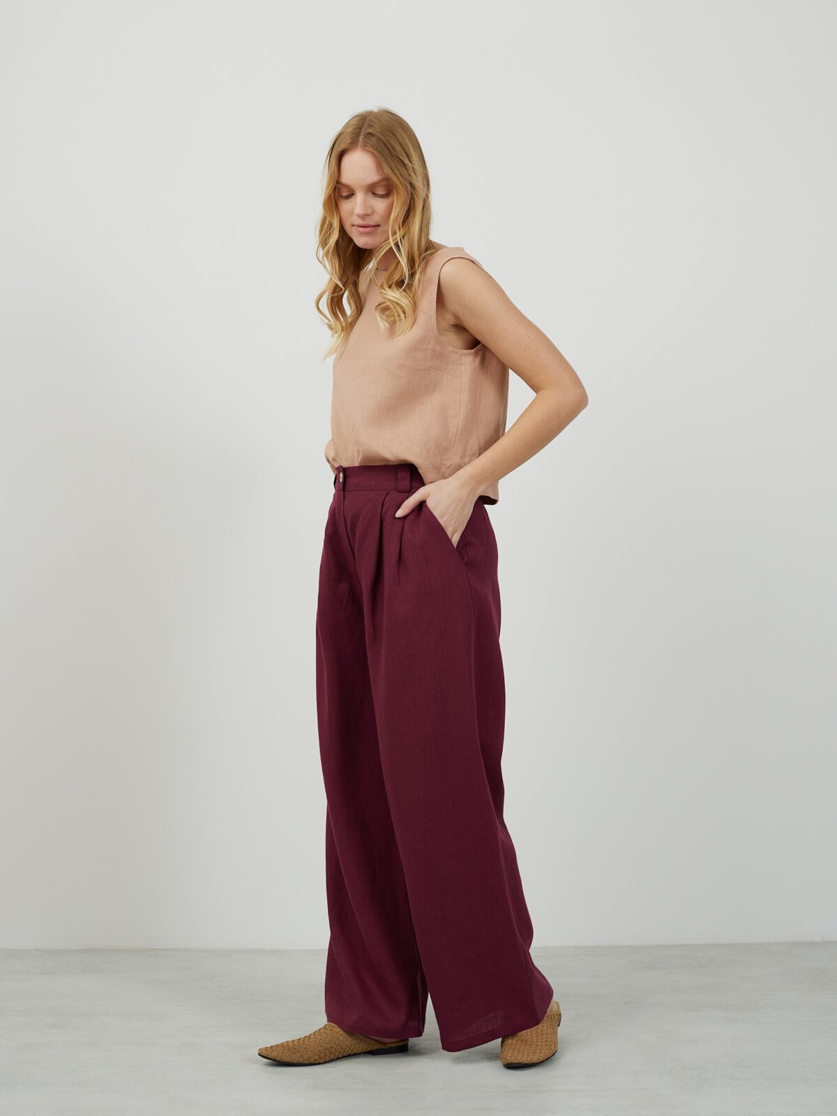 Bild 3 von ASHER - Elegante Leinenhose in Aubergine von Love and Confuse