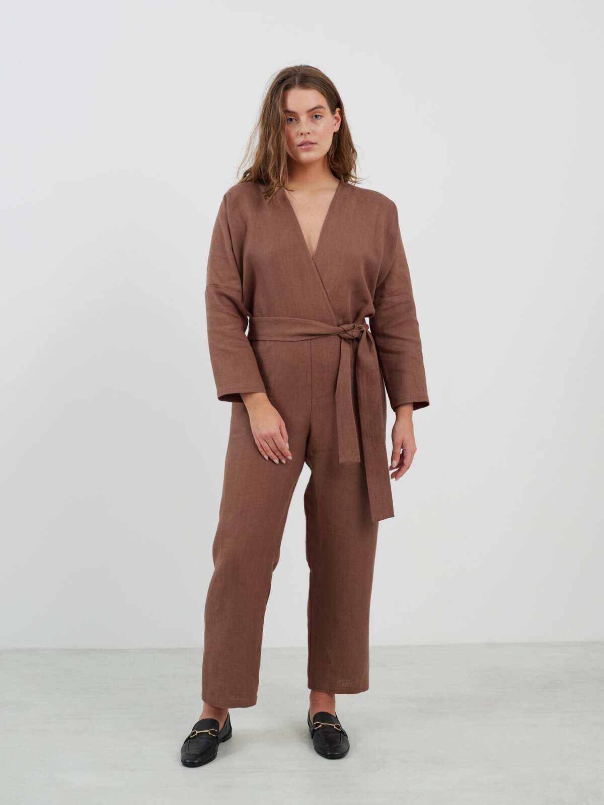 ATLAS pellavahaalari tummanruskeana lähikuva — pellavan tekstuuri