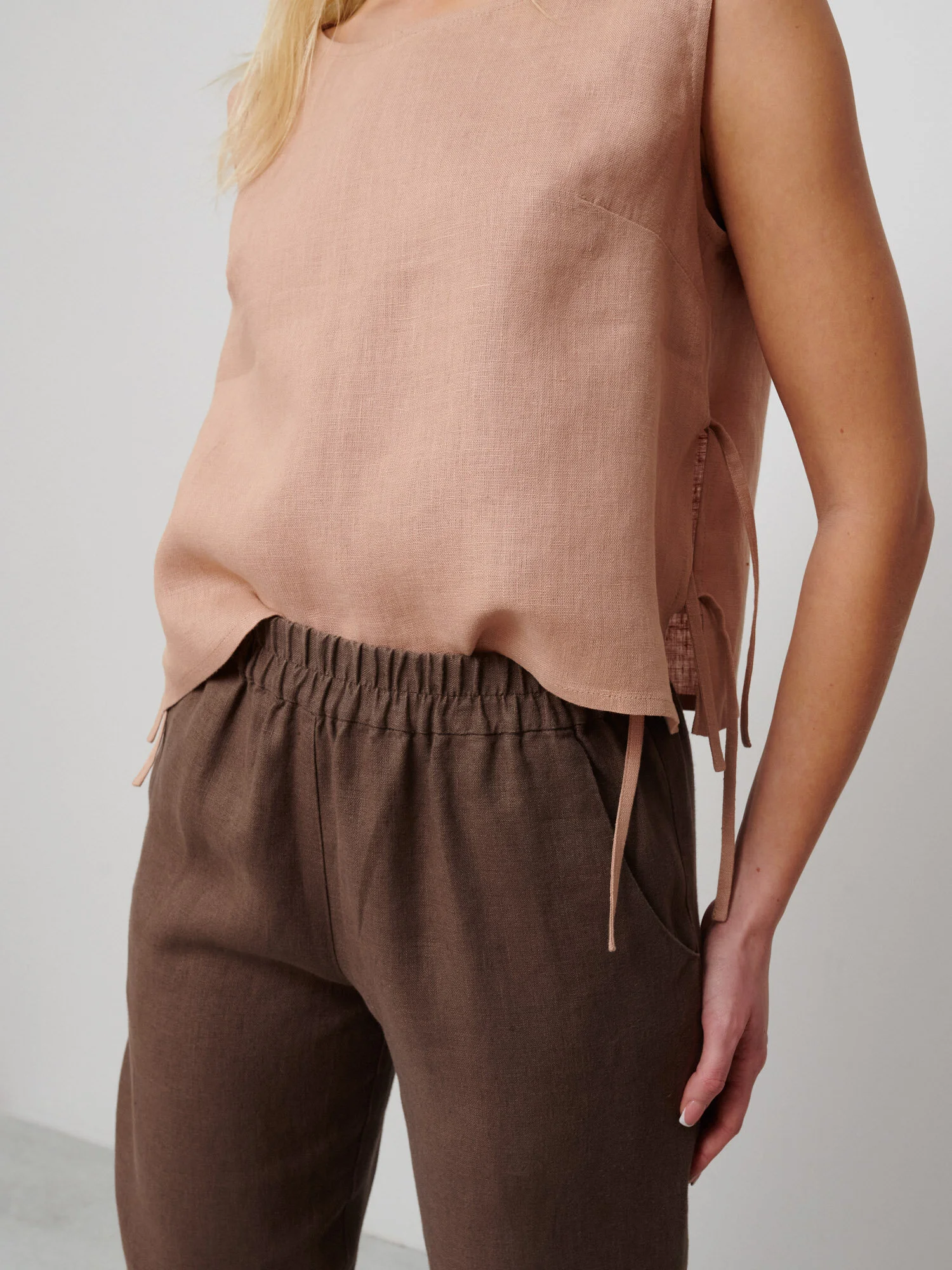 Bild 3 von AVERY Leinentop in Camel, you can also choose other colors above von Love and Confuse