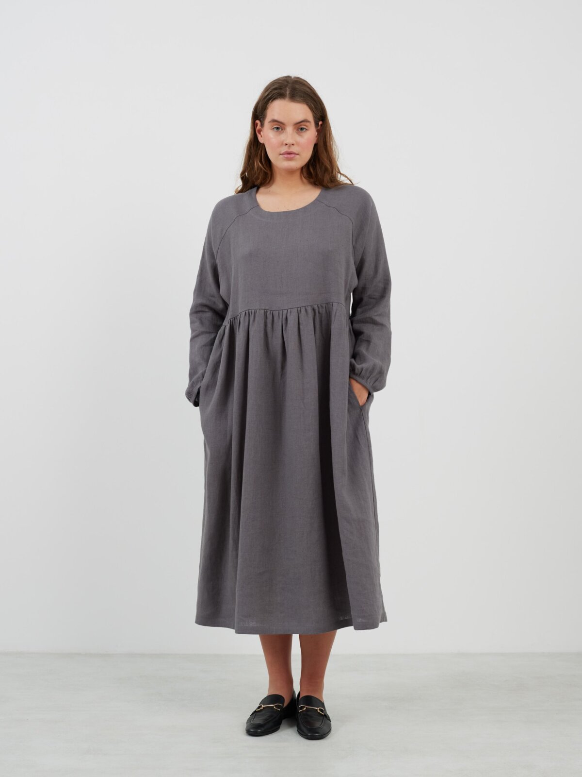 Bild 4 von BAY Langarm Leinenkleid Midi in von Love and Confuse