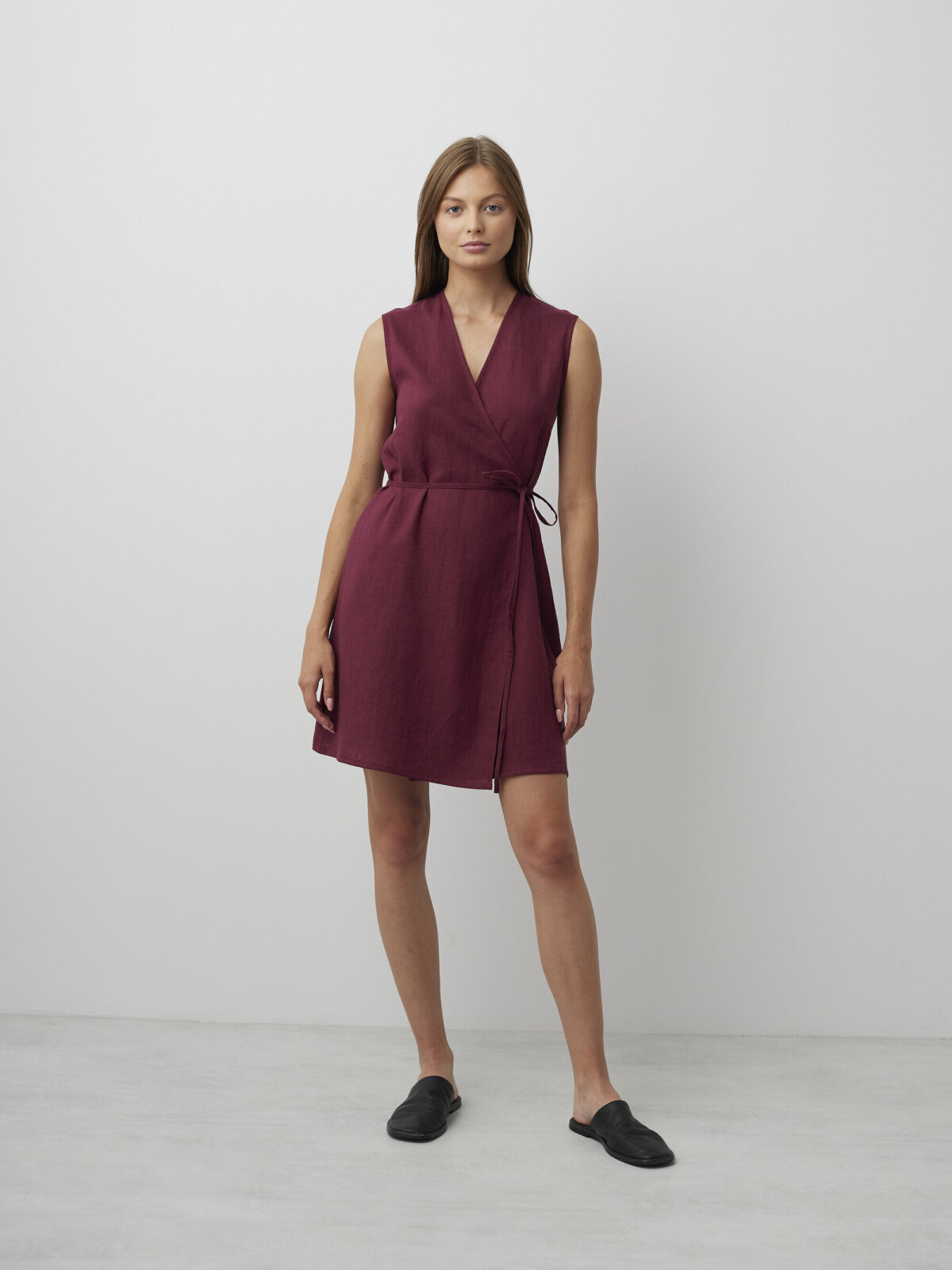 BROOKE lyhyt kietaisumekko Munakoiso — kokovartalokuva