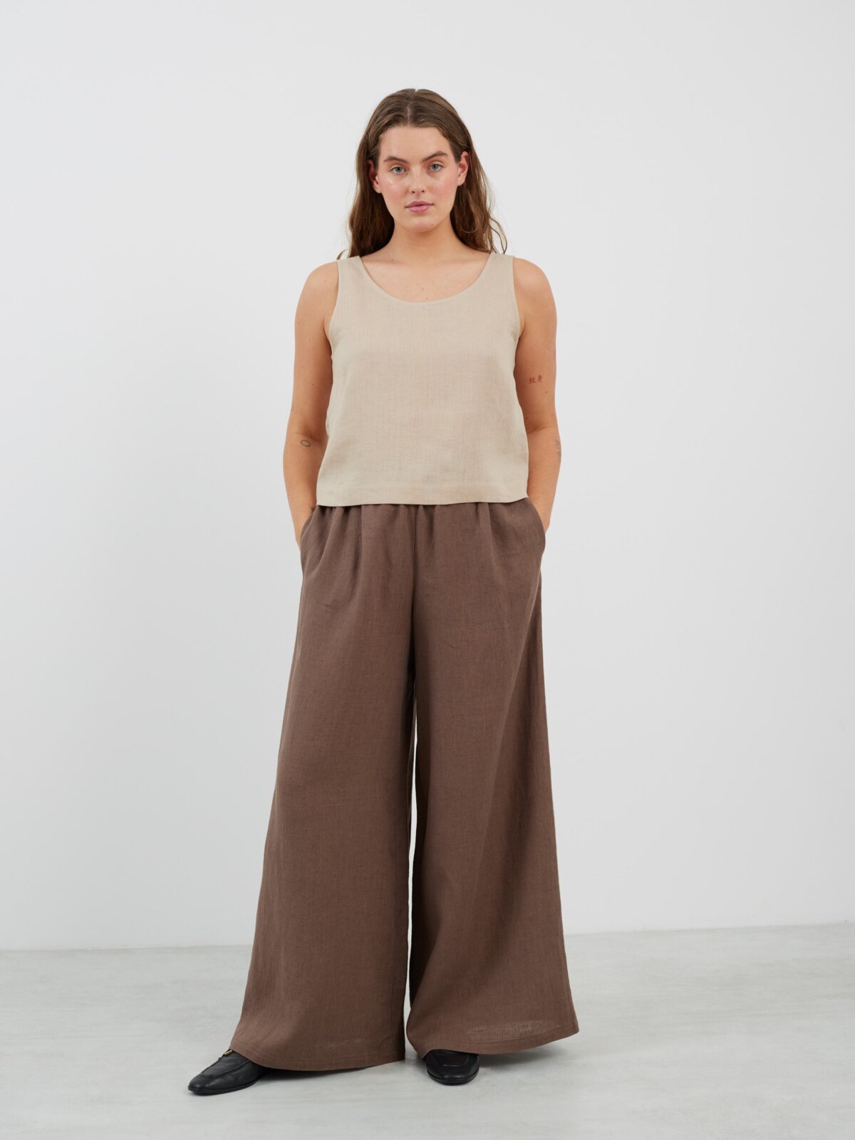 Bild 2 von CALI Leinen Tanktop in von Love and Confuse