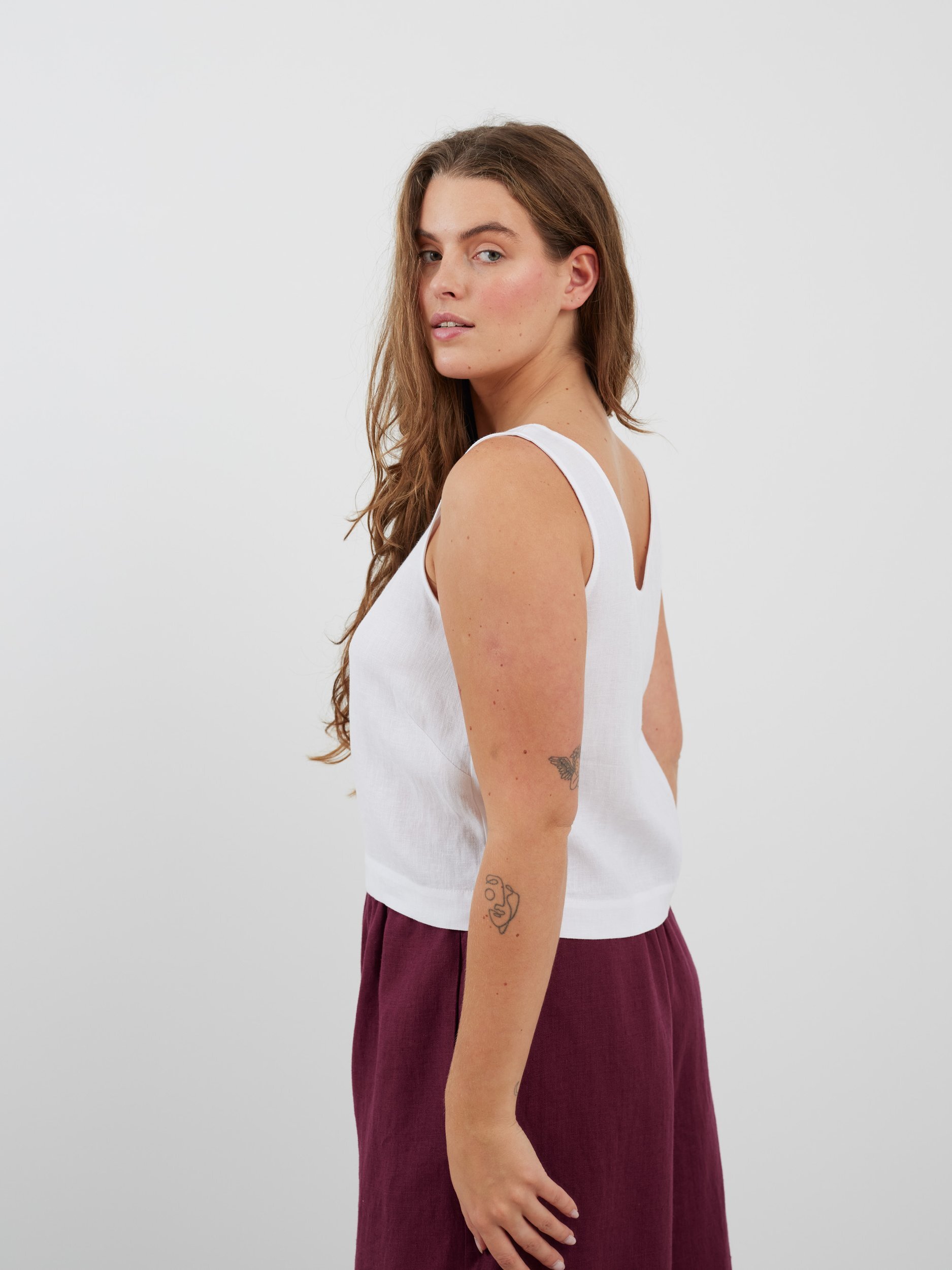CALI Linen Tank Top - Image 4