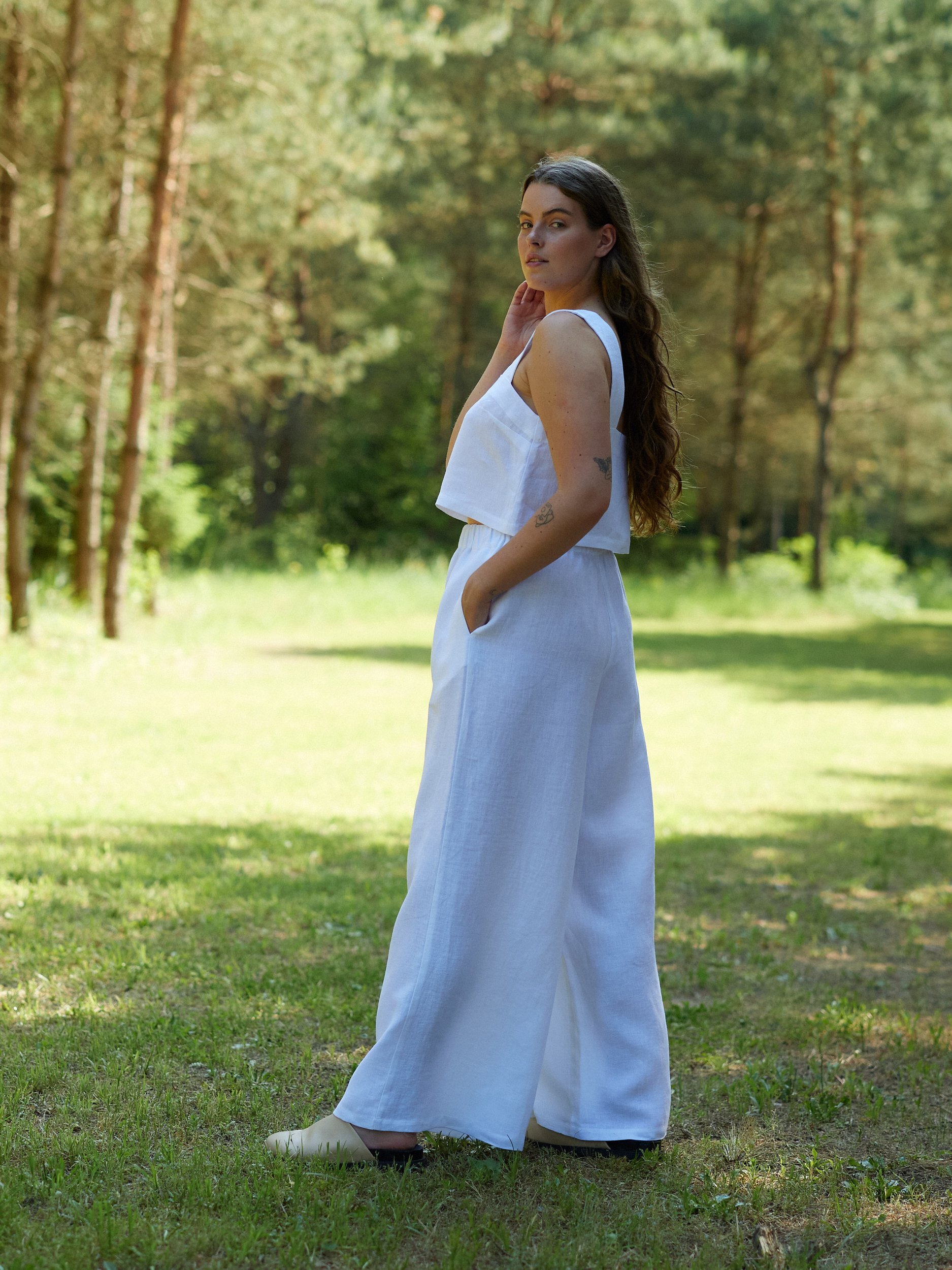 DAHLIA Cropepd Linen Tank Top - Image 4