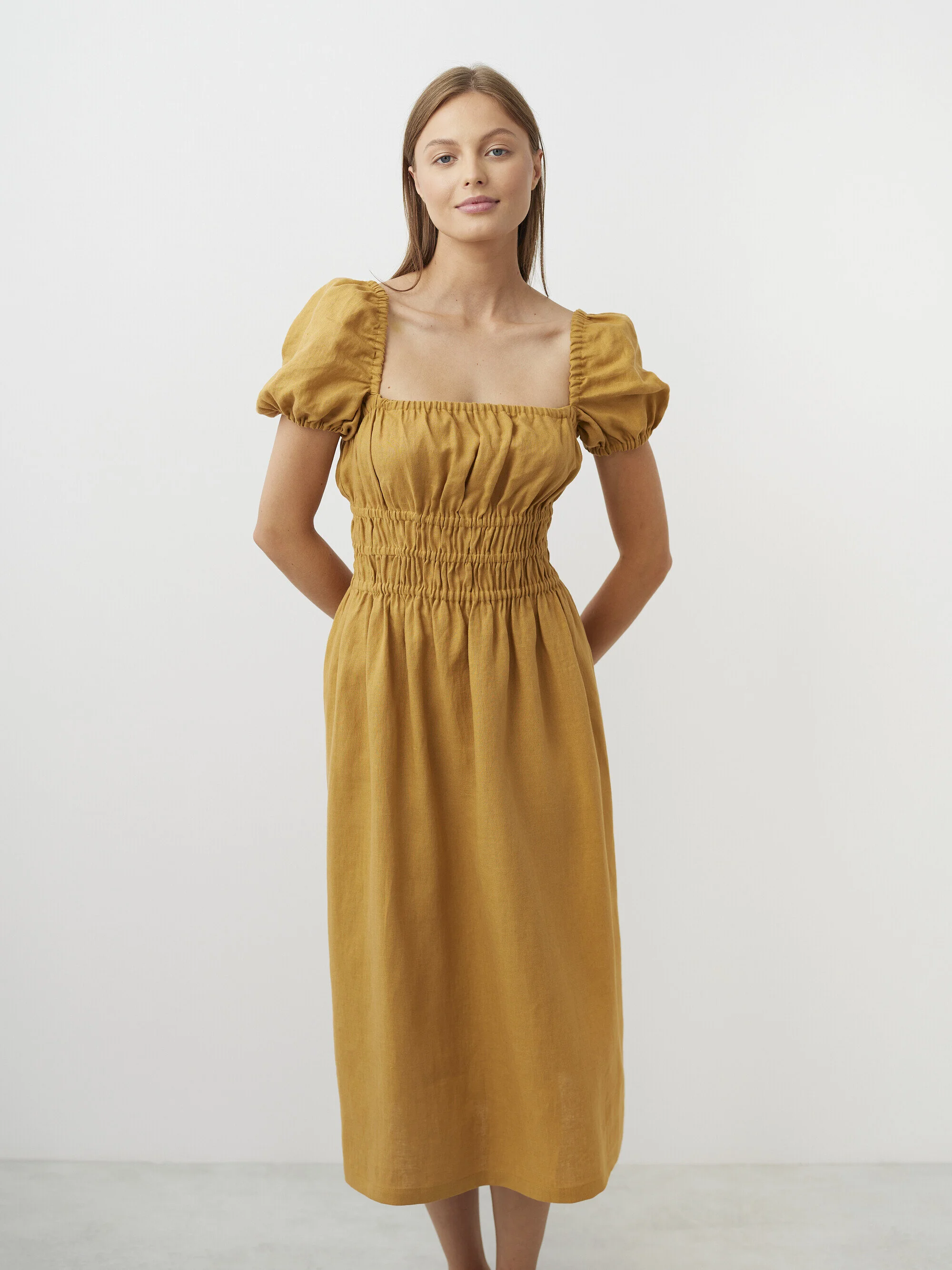 Bild 1 von HOLIDAY Leinenkleid mit Puffärmeln in von Love and Confuse