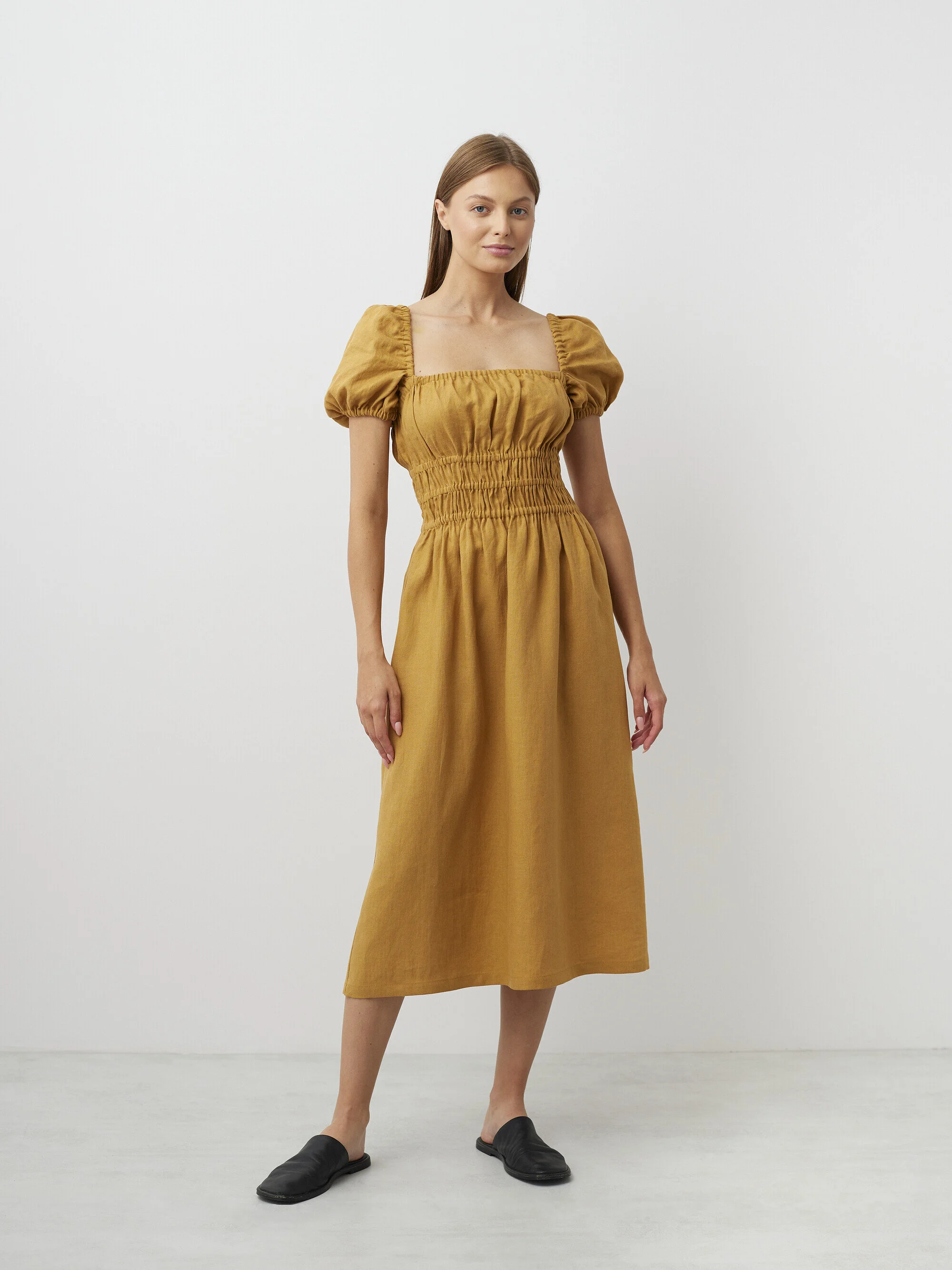 Bild 2 von HOLIDAY Leinenkleid mit Puffärmeln in von Love and Confuse