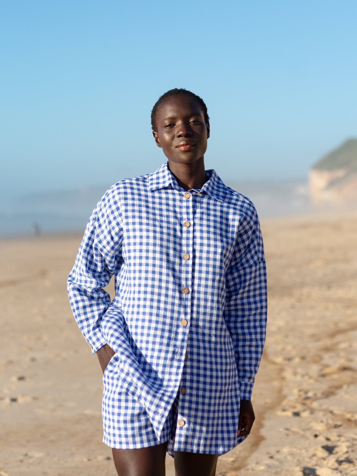 ISLA pellavashortsit Ruudullinen Sininen — kokovartalokuva