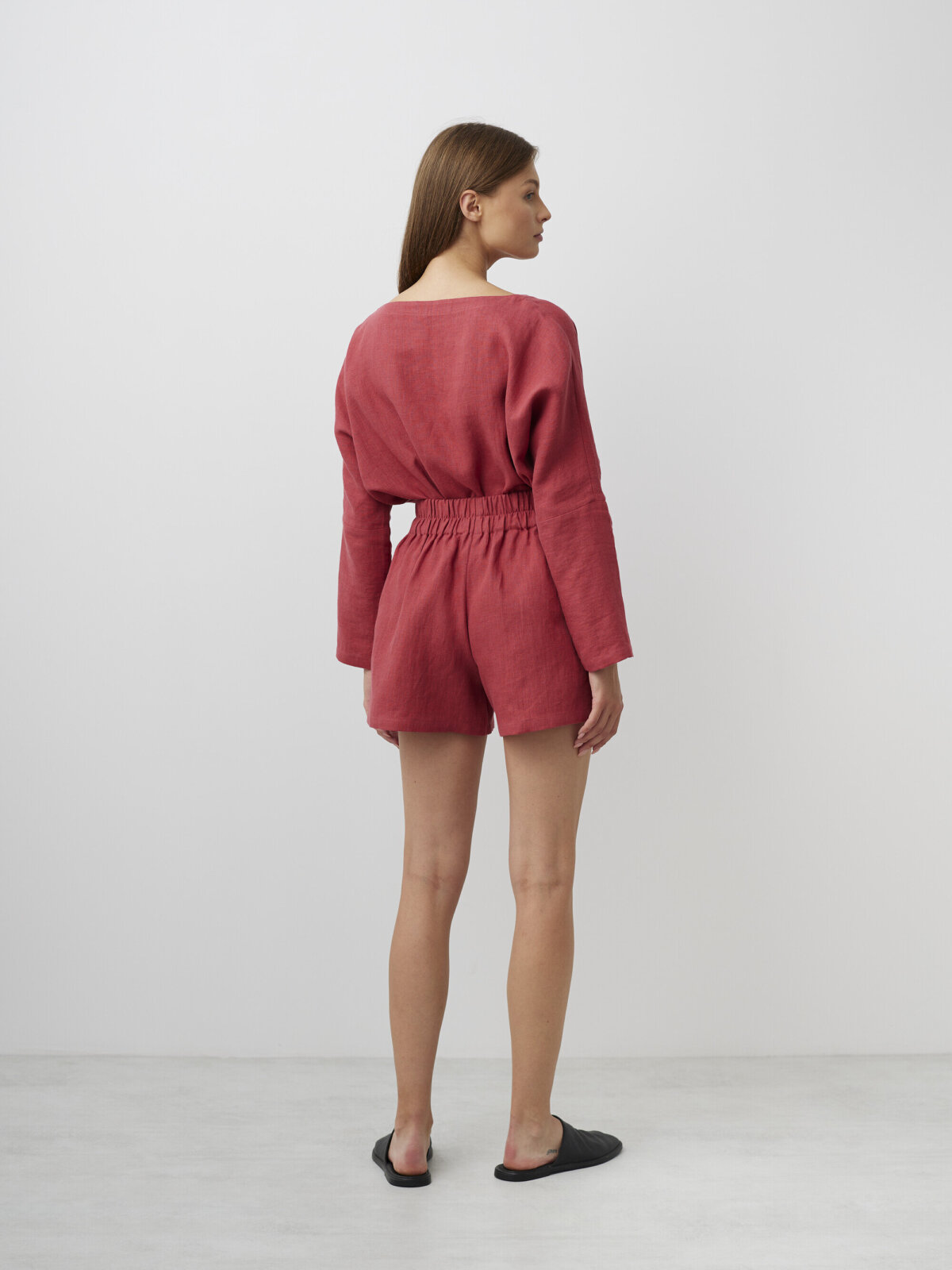 ISLA pellavashortsit Vadelma — yksityiskohta