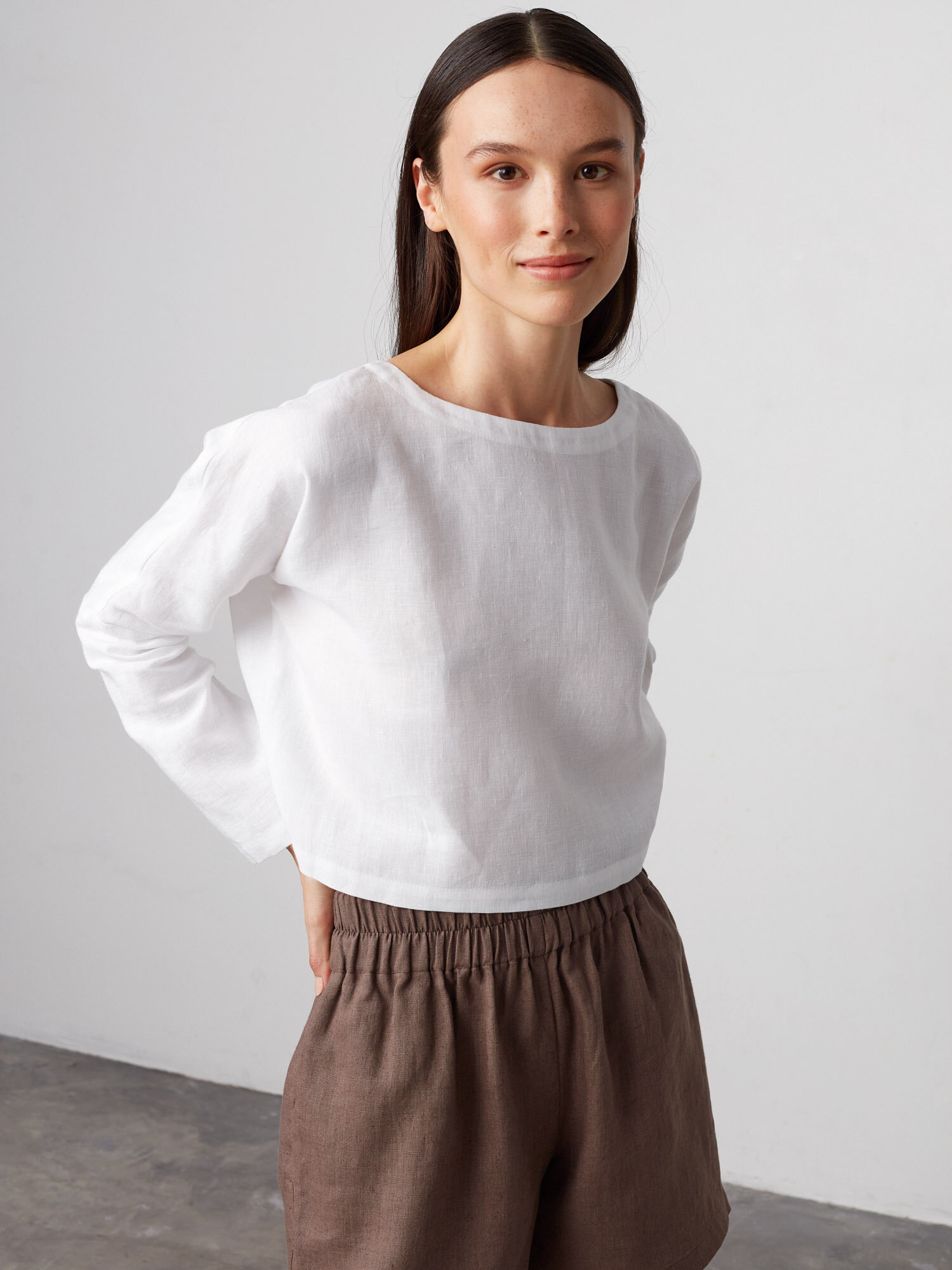 IVY Cropped Linen Top - Image 4