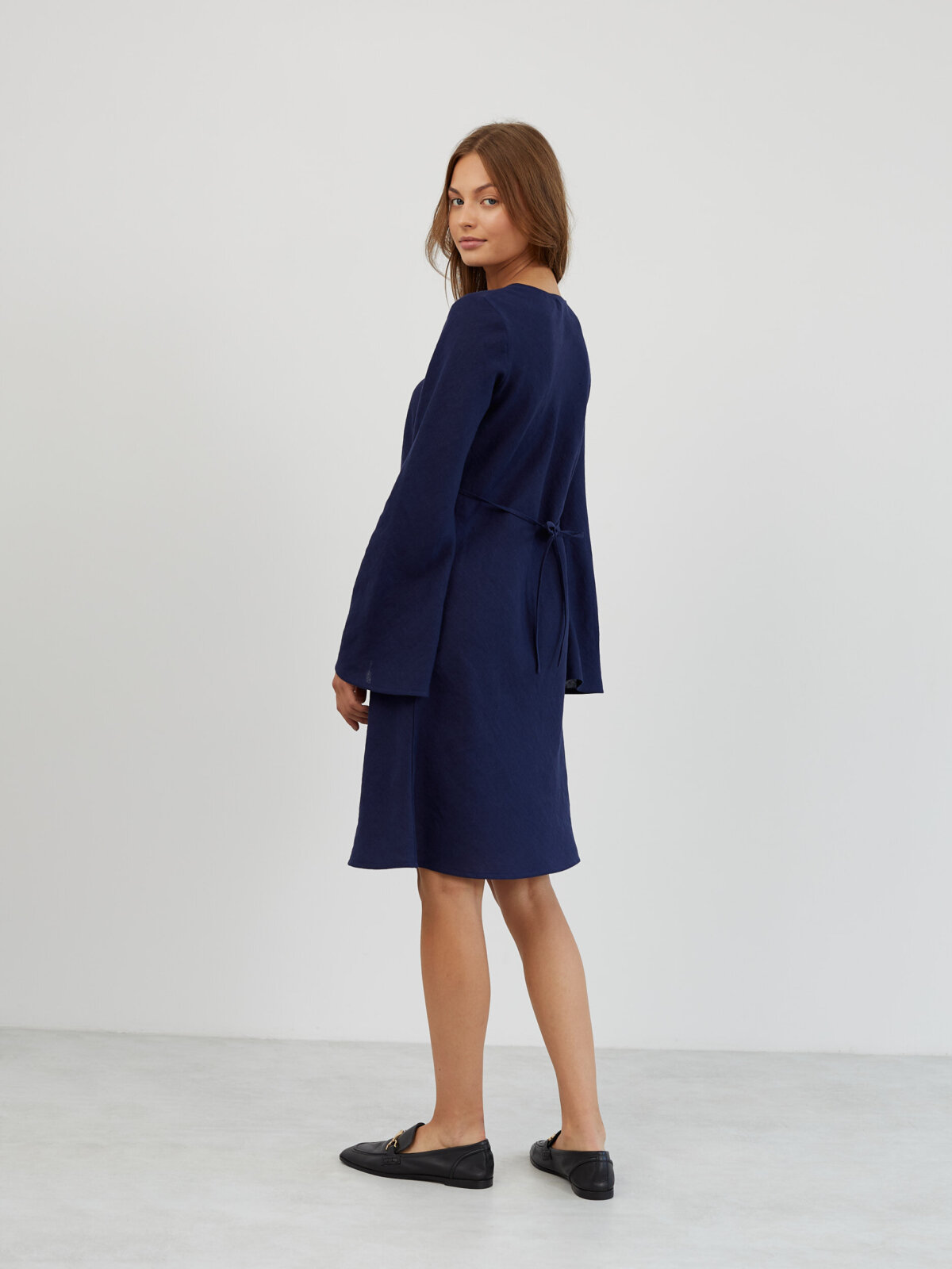 LORELEI kellohihainen pellavamekko Tummansininen — kellohiha