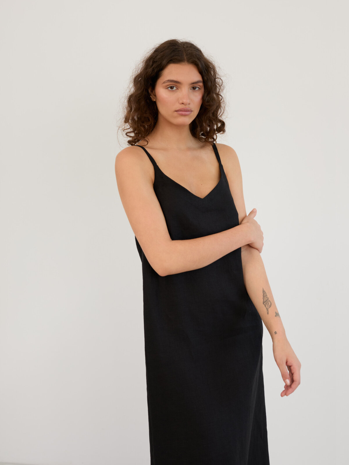 WILLOW pellava slip-mekko Musta — takaa