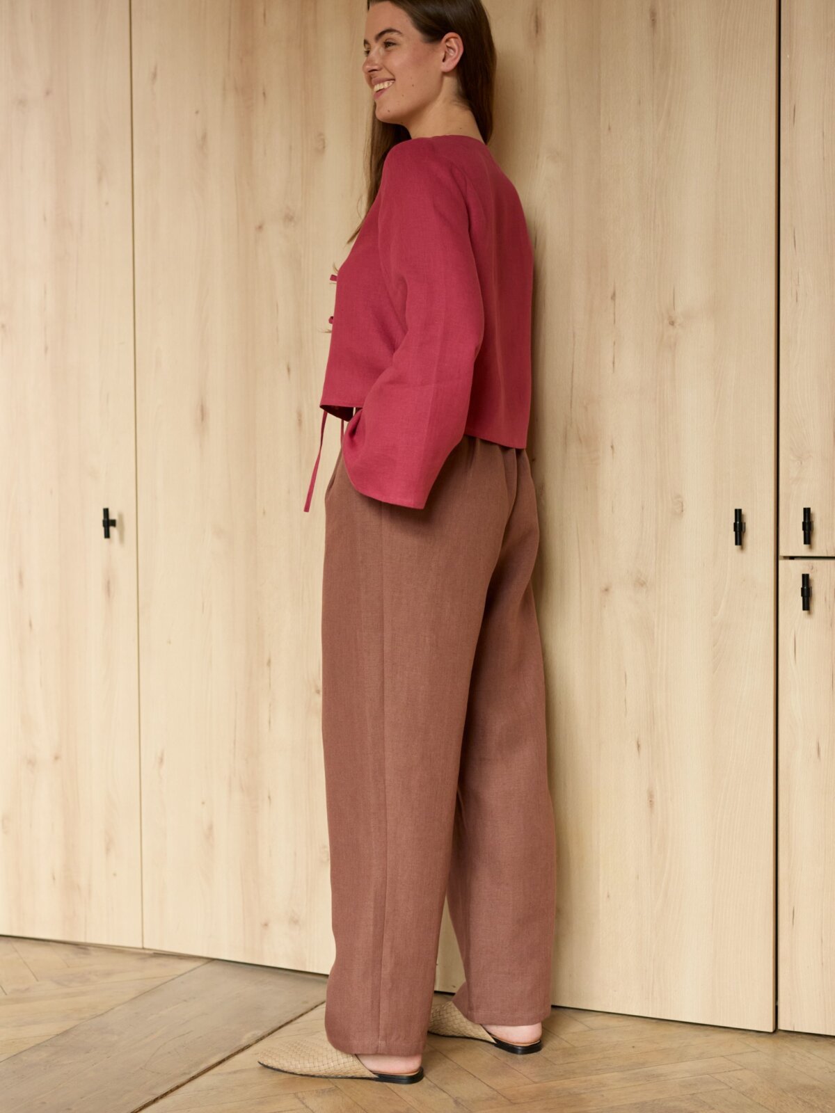 JAMES suorat pellavahousut Tummanruskea — yksityiskohta