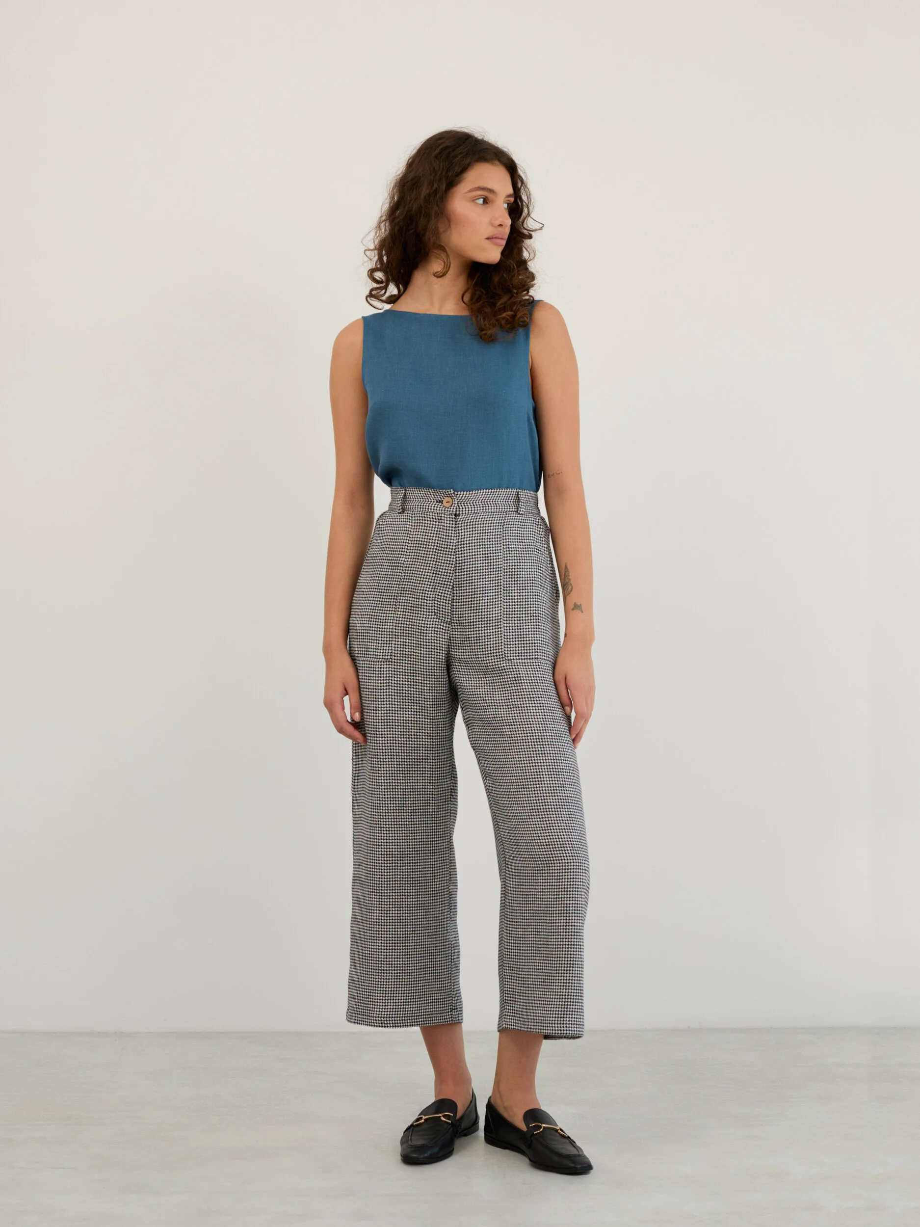 Image 3 of Linen Wide Leg Cropped Pants in Houndstooth OCEAN from Love and Confuse | Handmade Linen Clothing for Women