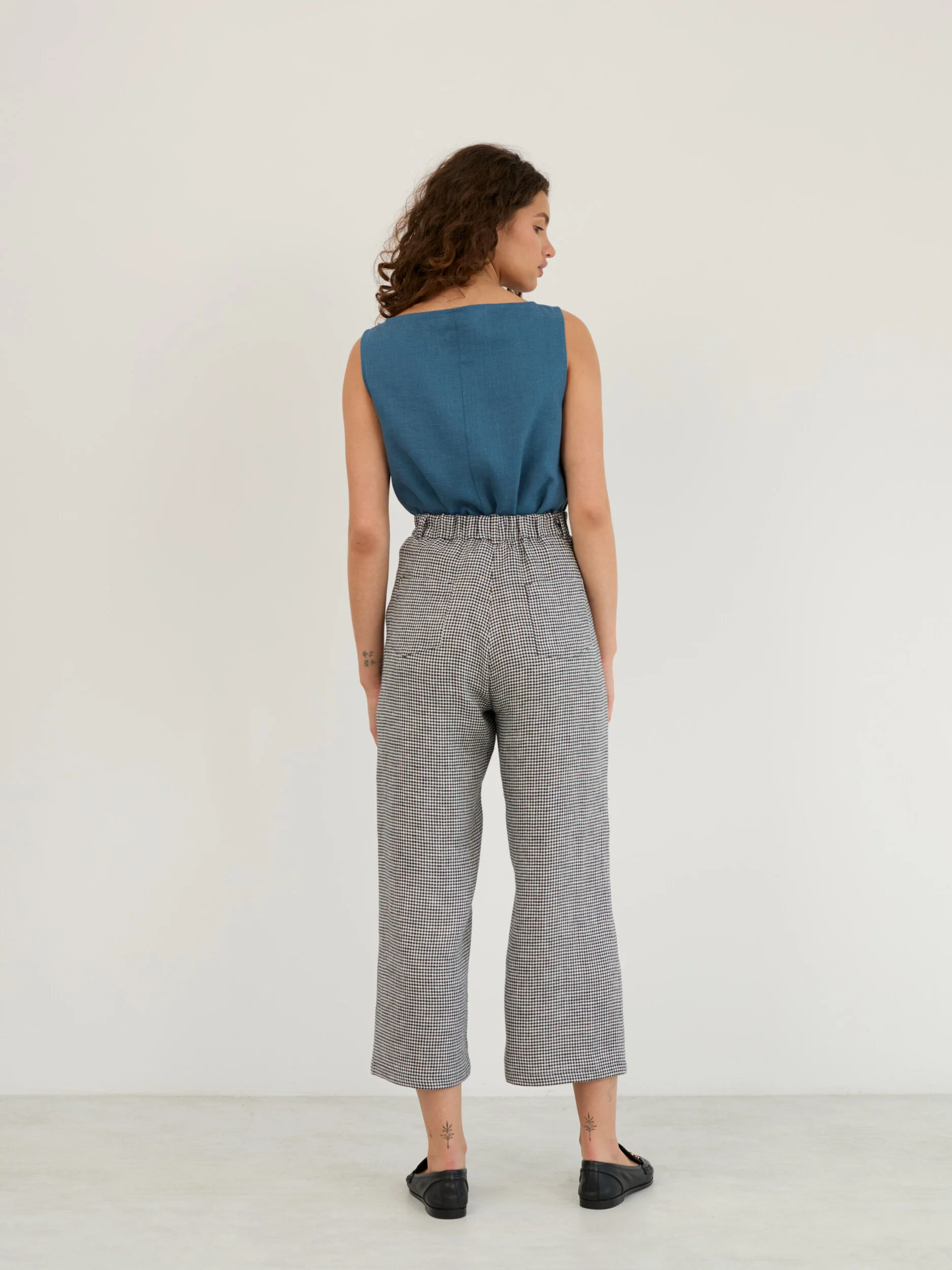 Image 5 of Linen Wide Leg Cropped Pants in Houndstooth OCEAN from Love and Confuse | Handmade Linen Clothing for Women