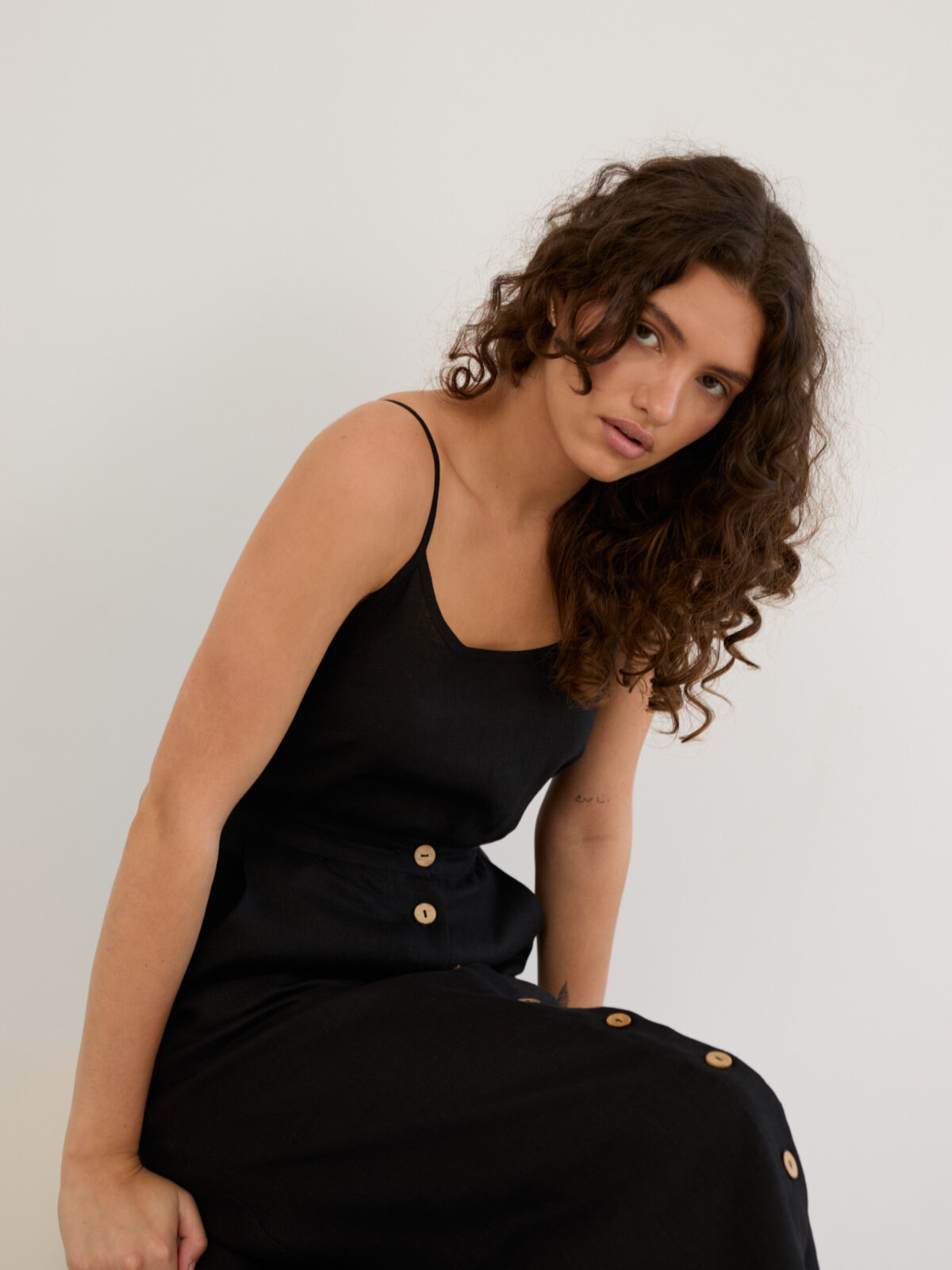 LAMINTA pellavahame Musta — sivulta